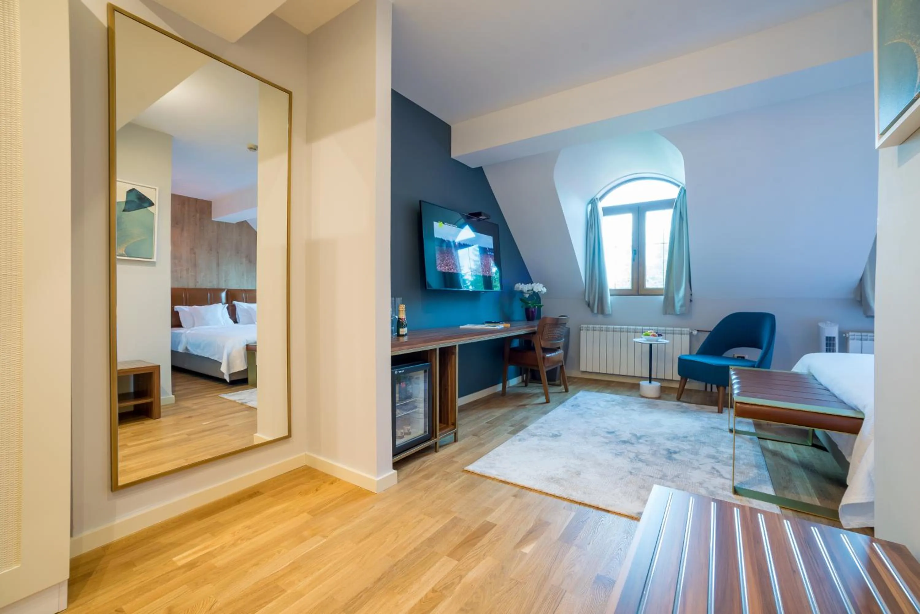 TV and multimedia, Bed in Ski Hotel