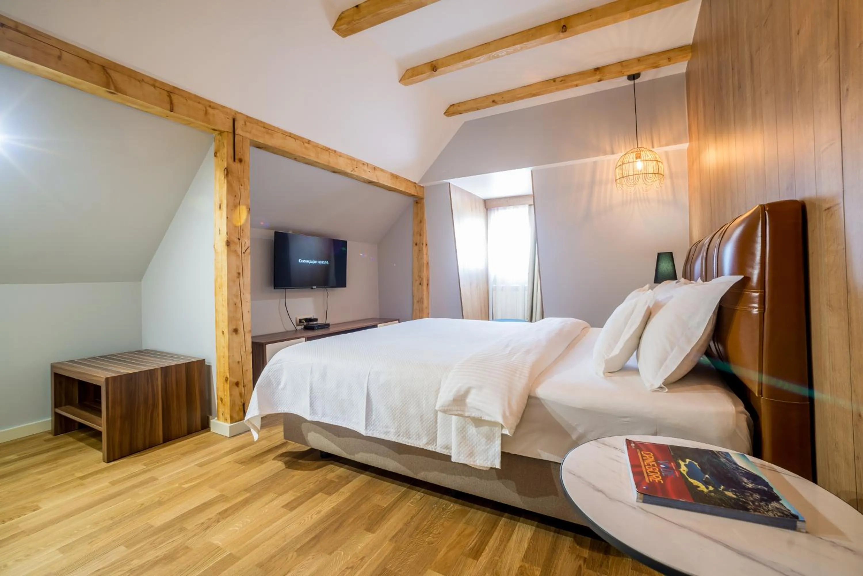 Bedroom, Bed in Ski Hotel