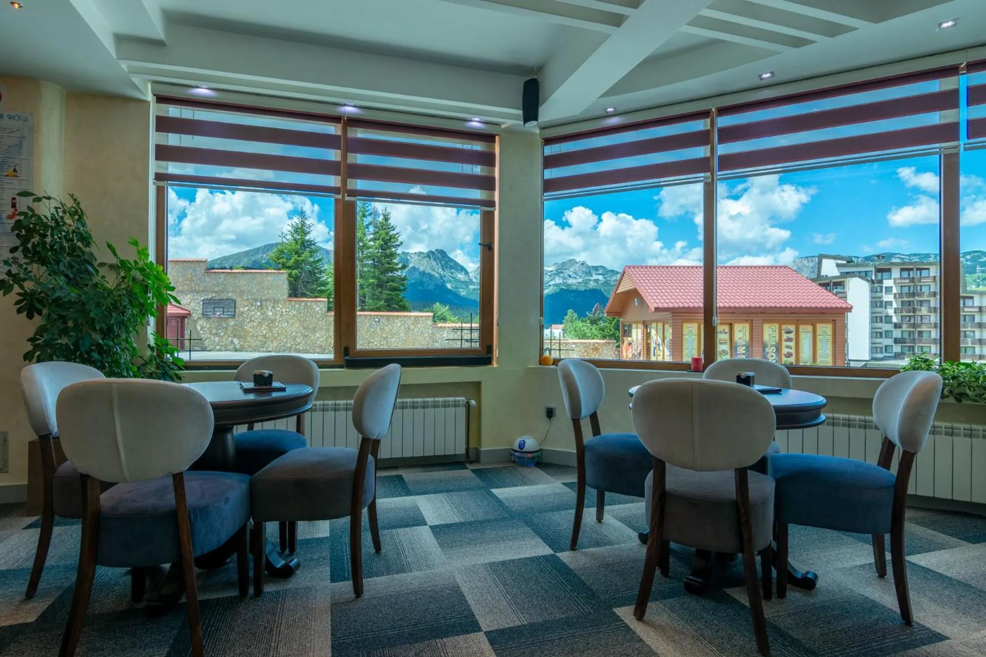 Lounge or bar in Ski Hotel