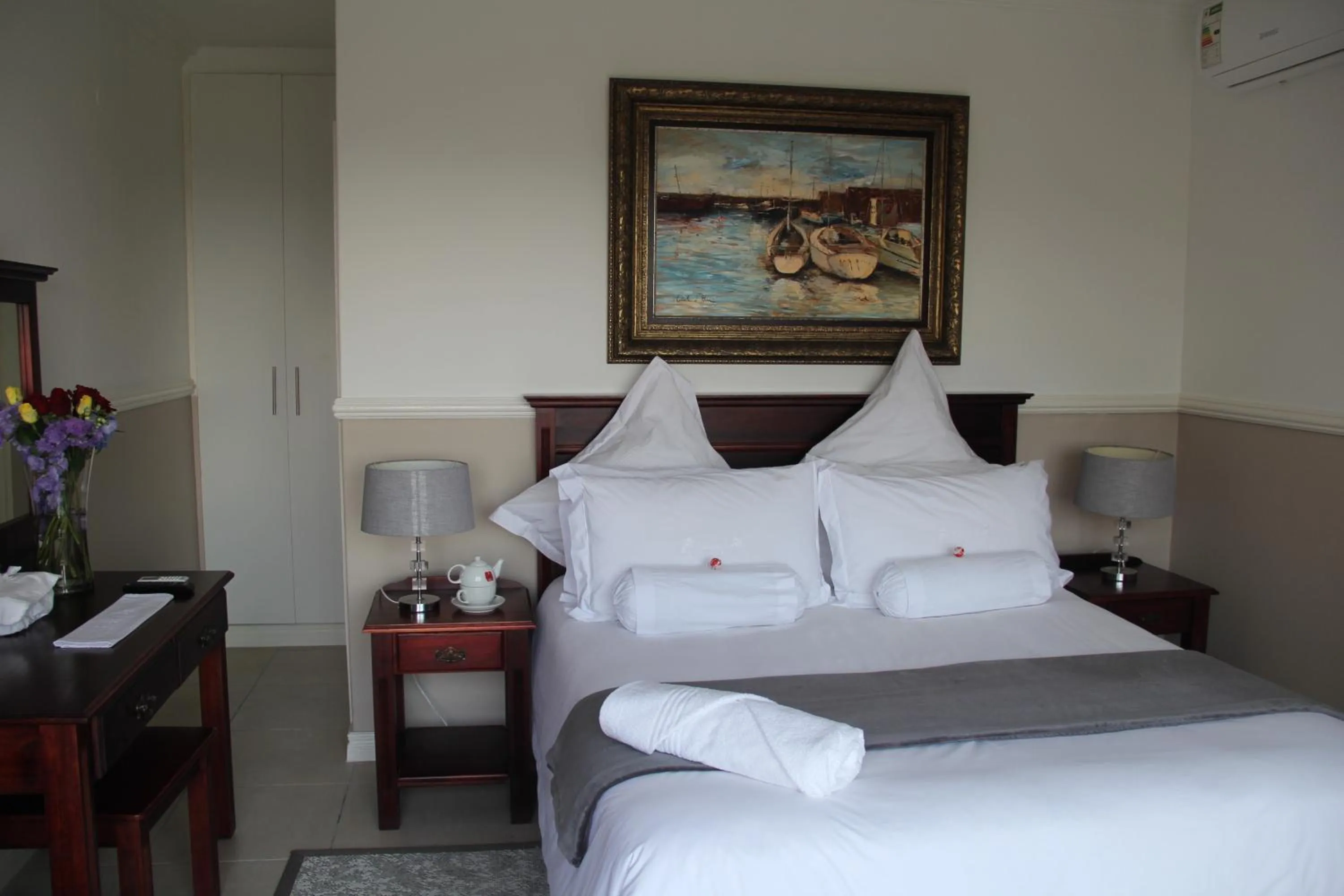 Photo of the whole room, Bed in Seaview Manor Exquisite Bed & Breakfast