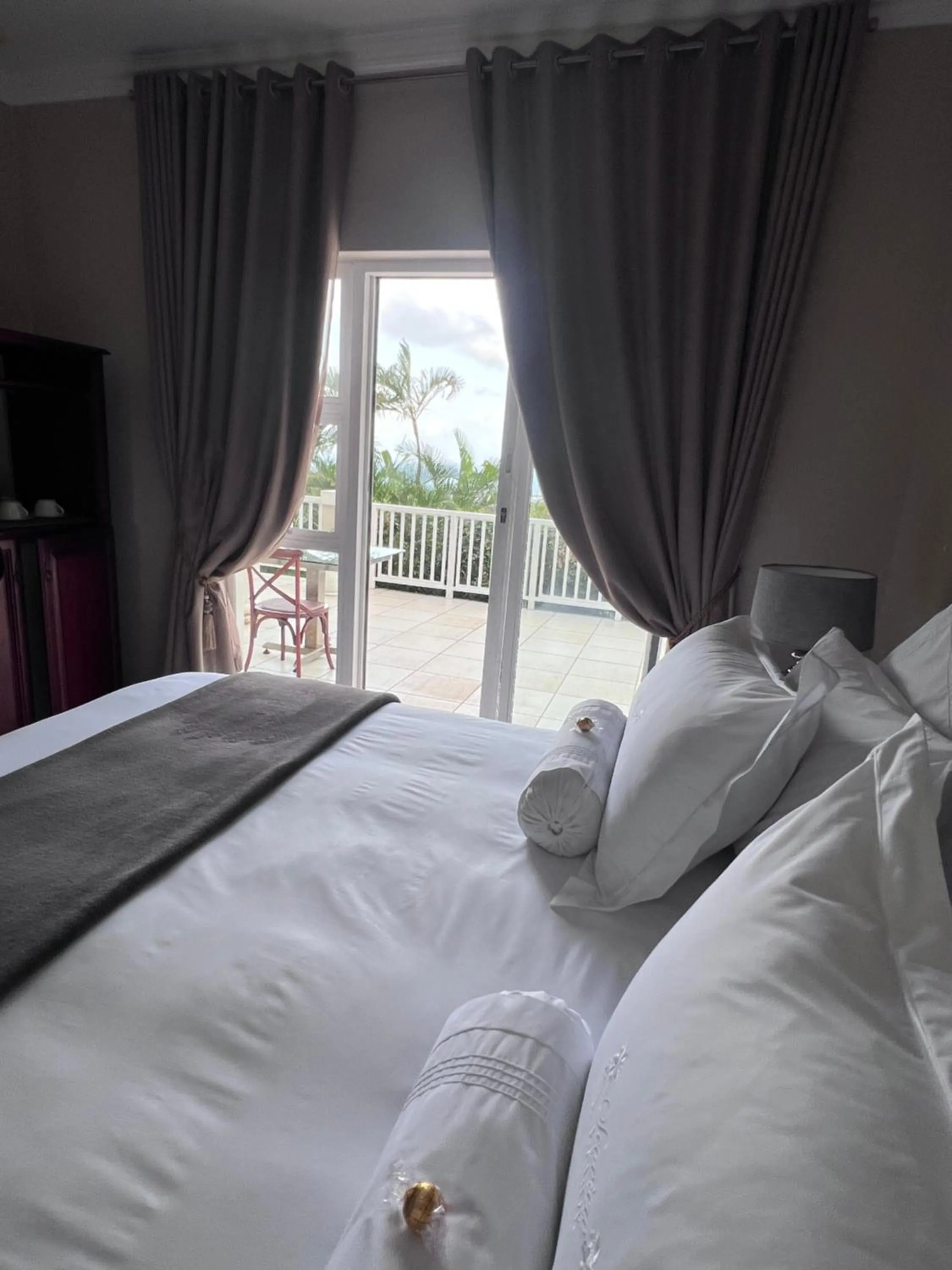 Bedroom, Bed in Seaview Manor Exquisite Bed & Breakfast