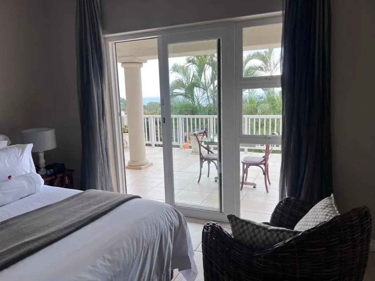 Double Room - single occupancy in Seaview Manor Exquisite Bed & Breakfast Double Room - single occupancy in Seaview Manor Exquisite Bed & Breakfast