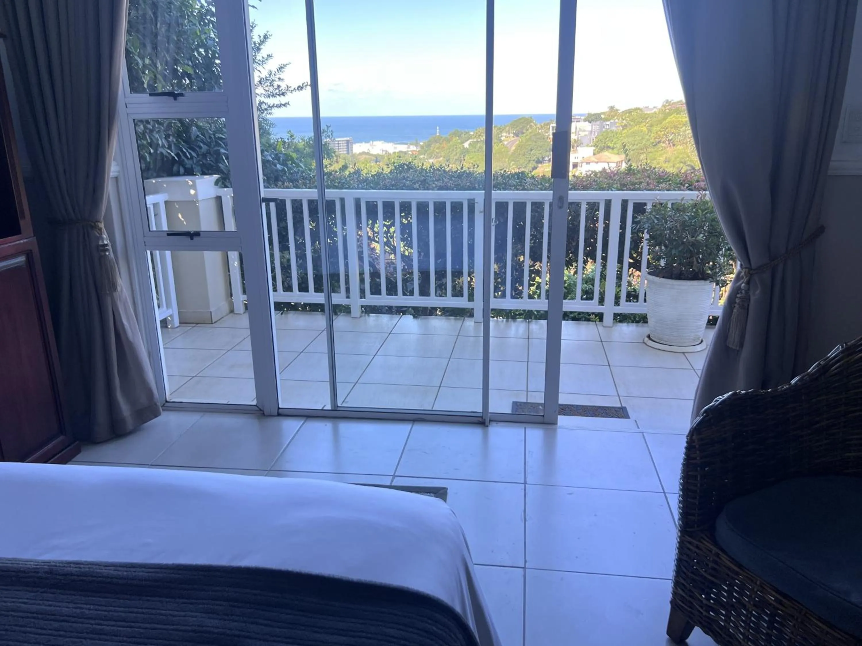 View (from property/room), Bed in Seaview Manor Exquisite Bed & Breakfast