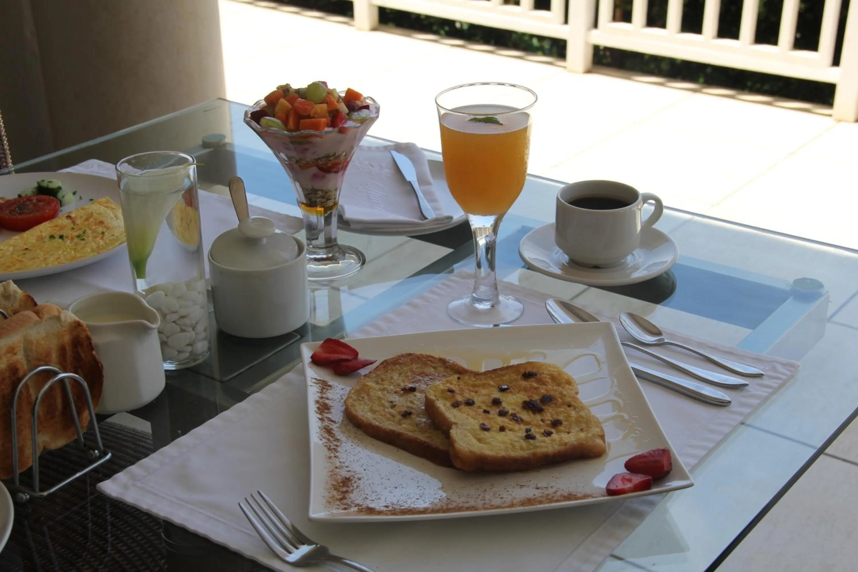 Breakfast in Seaview Manor Exquisite Bed & Breakfast