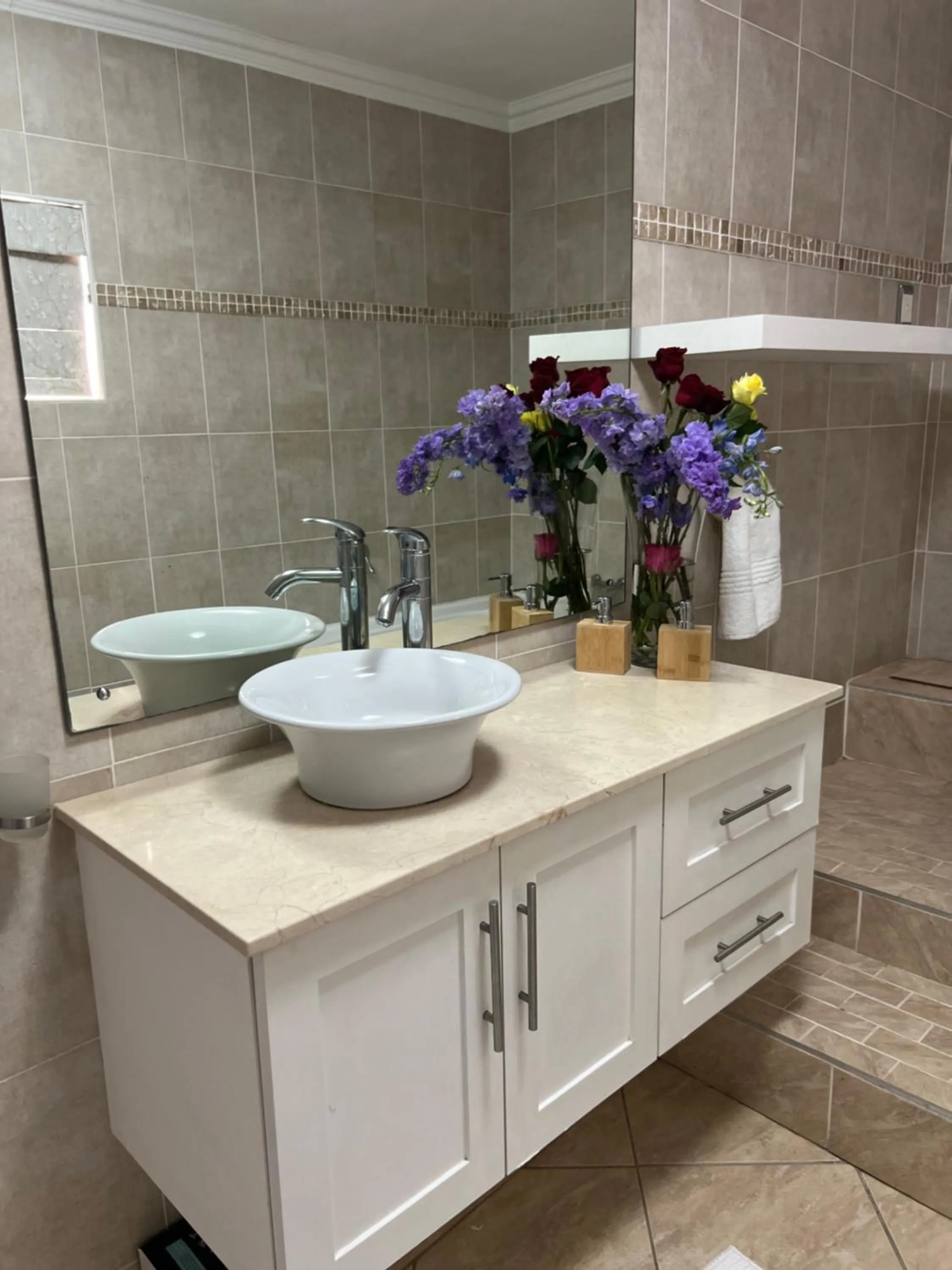 Bathroom in Seaview Manor Exquisite Bed & Breakfast