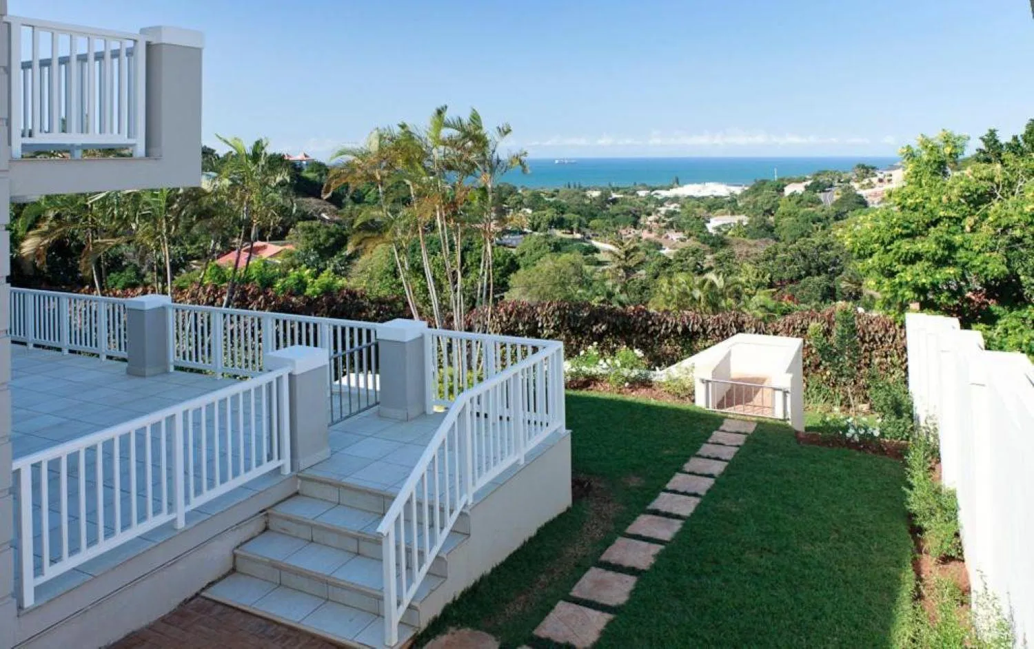 Property building in Seaview Manor Exquisite Bed & Breakfast