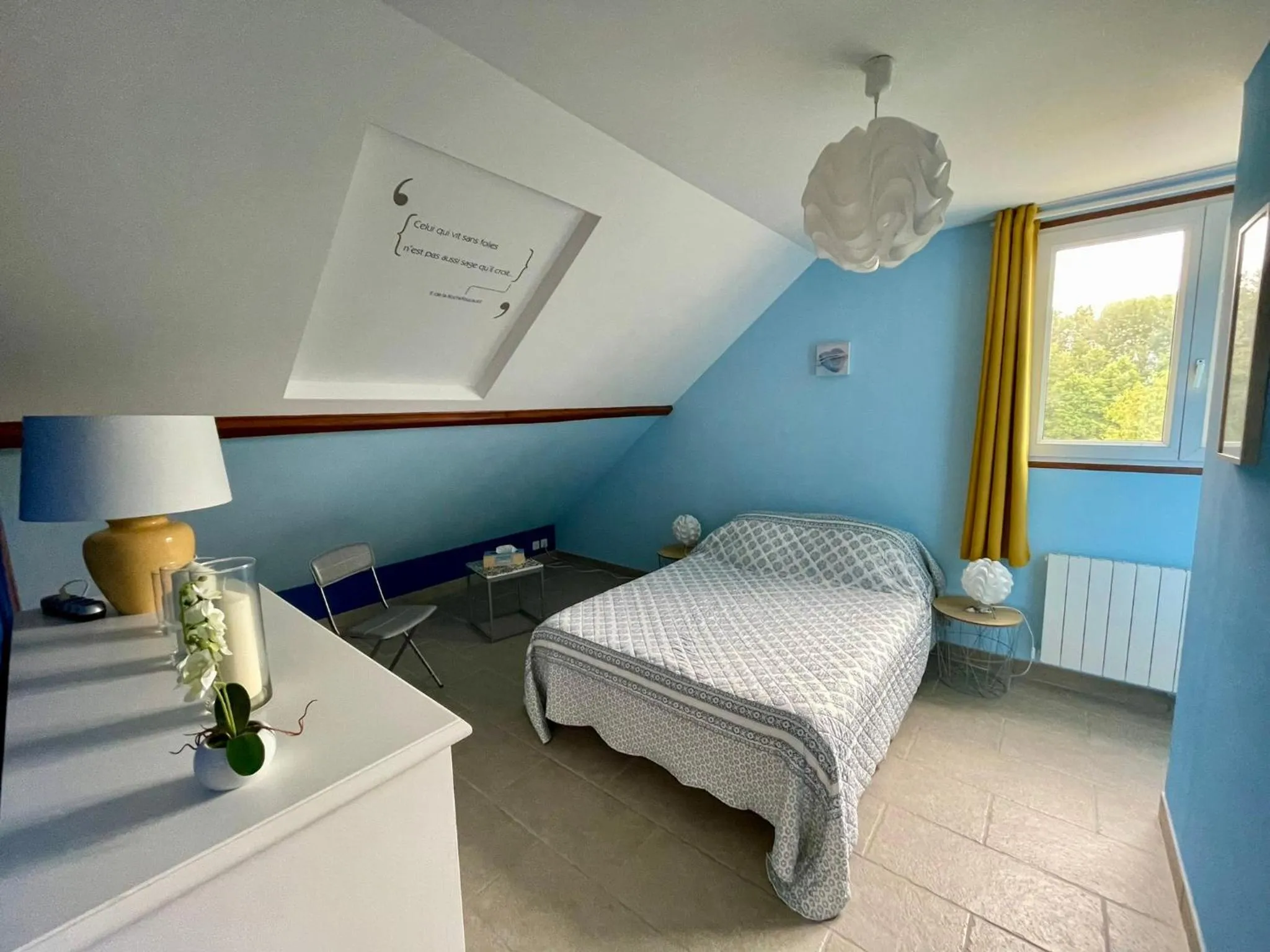 Photo of the whole room in Au Nom des Dames, Maison et Table d'Hôtes, près de Chenonceau et du Zoo de Beauval