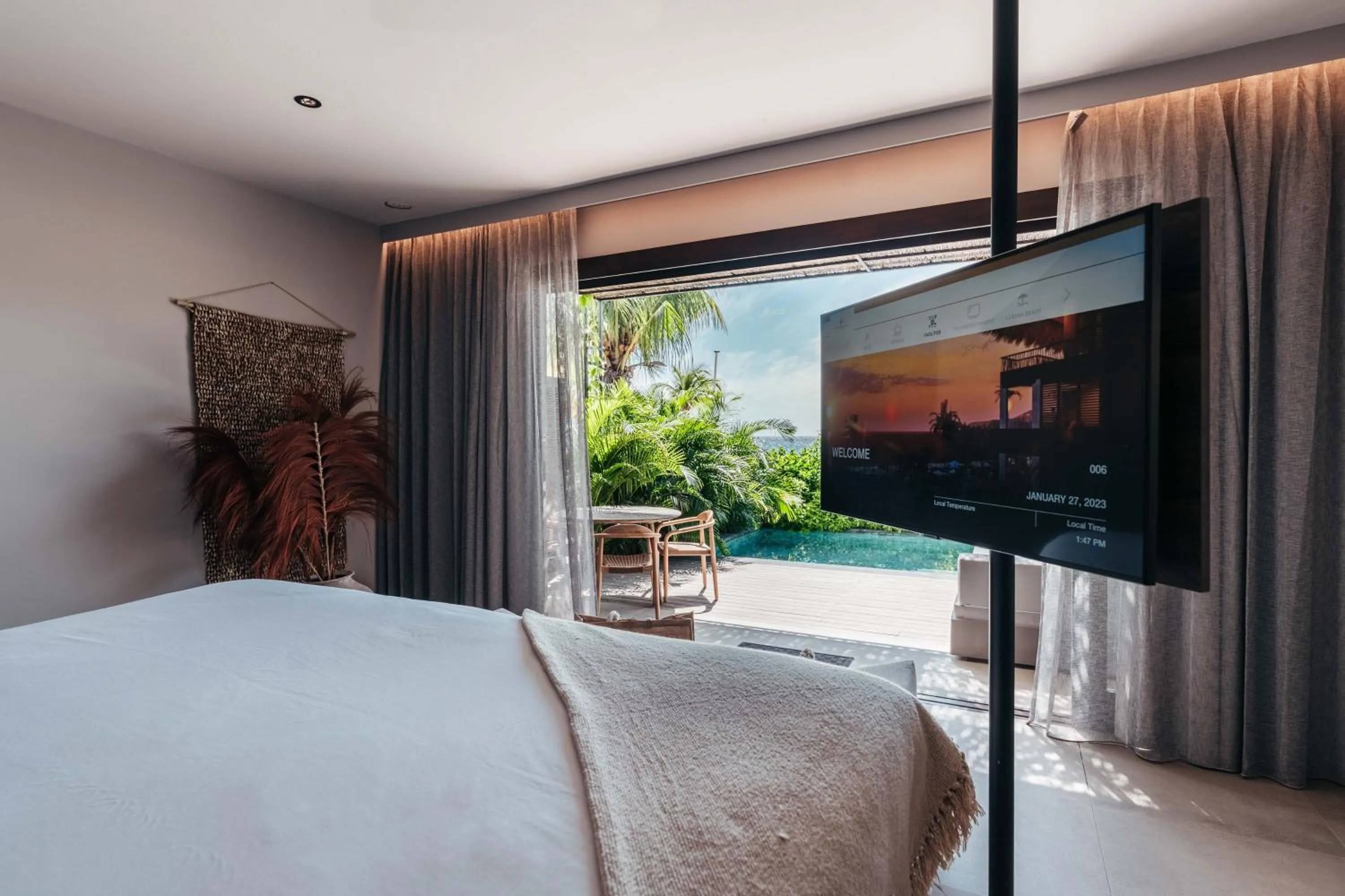 Bed in Kontiki Beach Resort