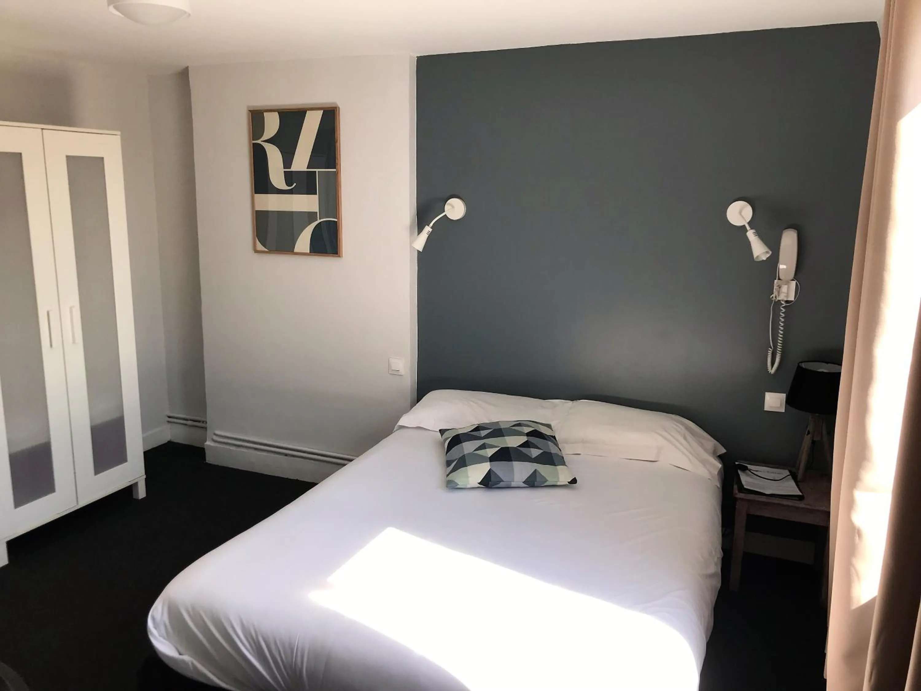 Bed in Hôtel L'Estran