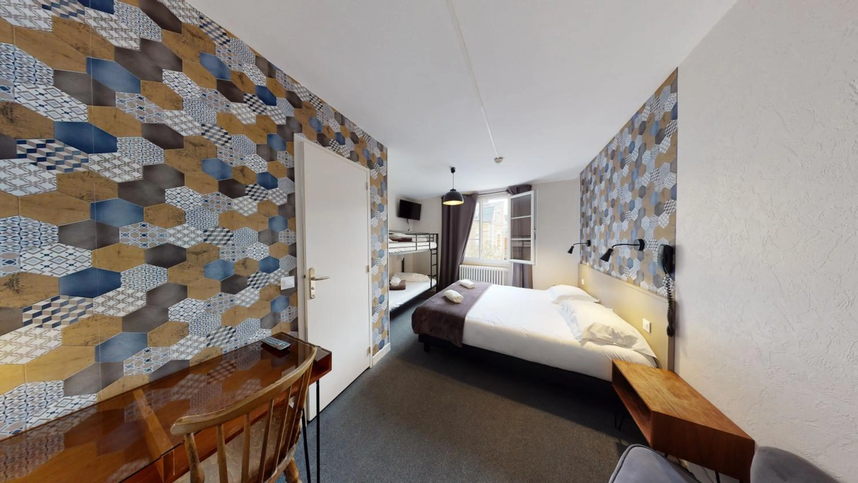 Bed in Hôtel L'Estran