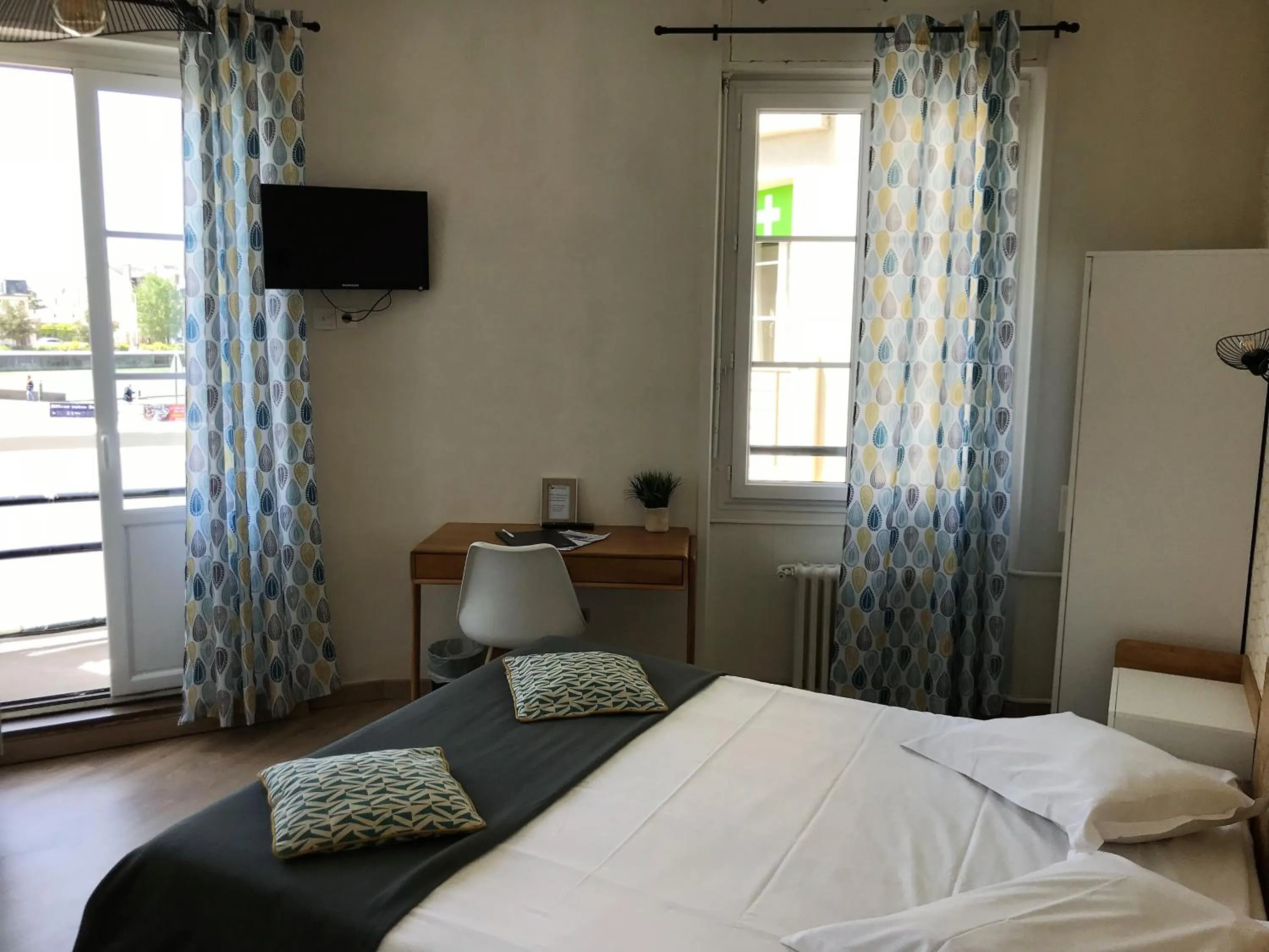 Bed in Hôtel L'Estran