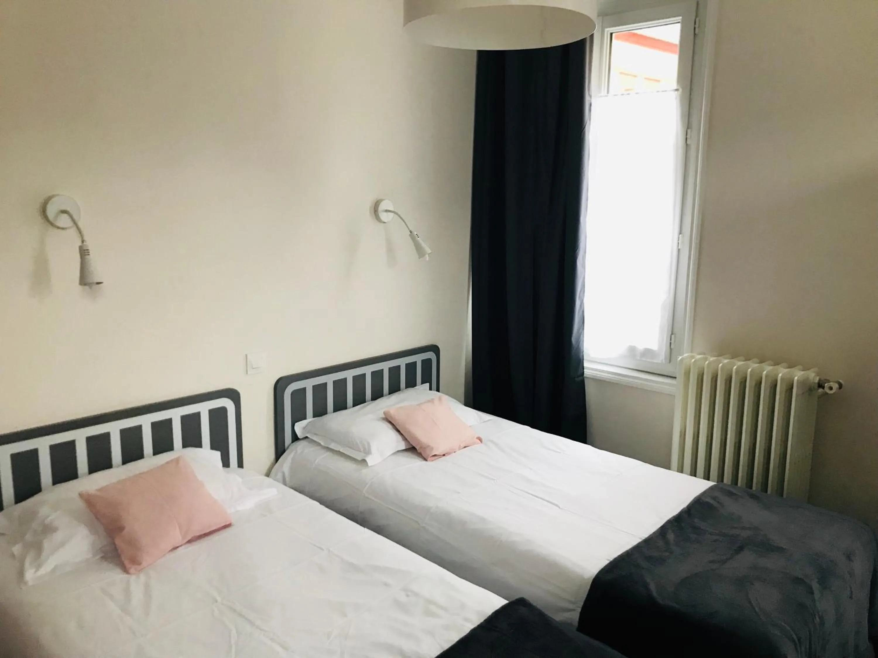 Bed in Hôtel L'Estran