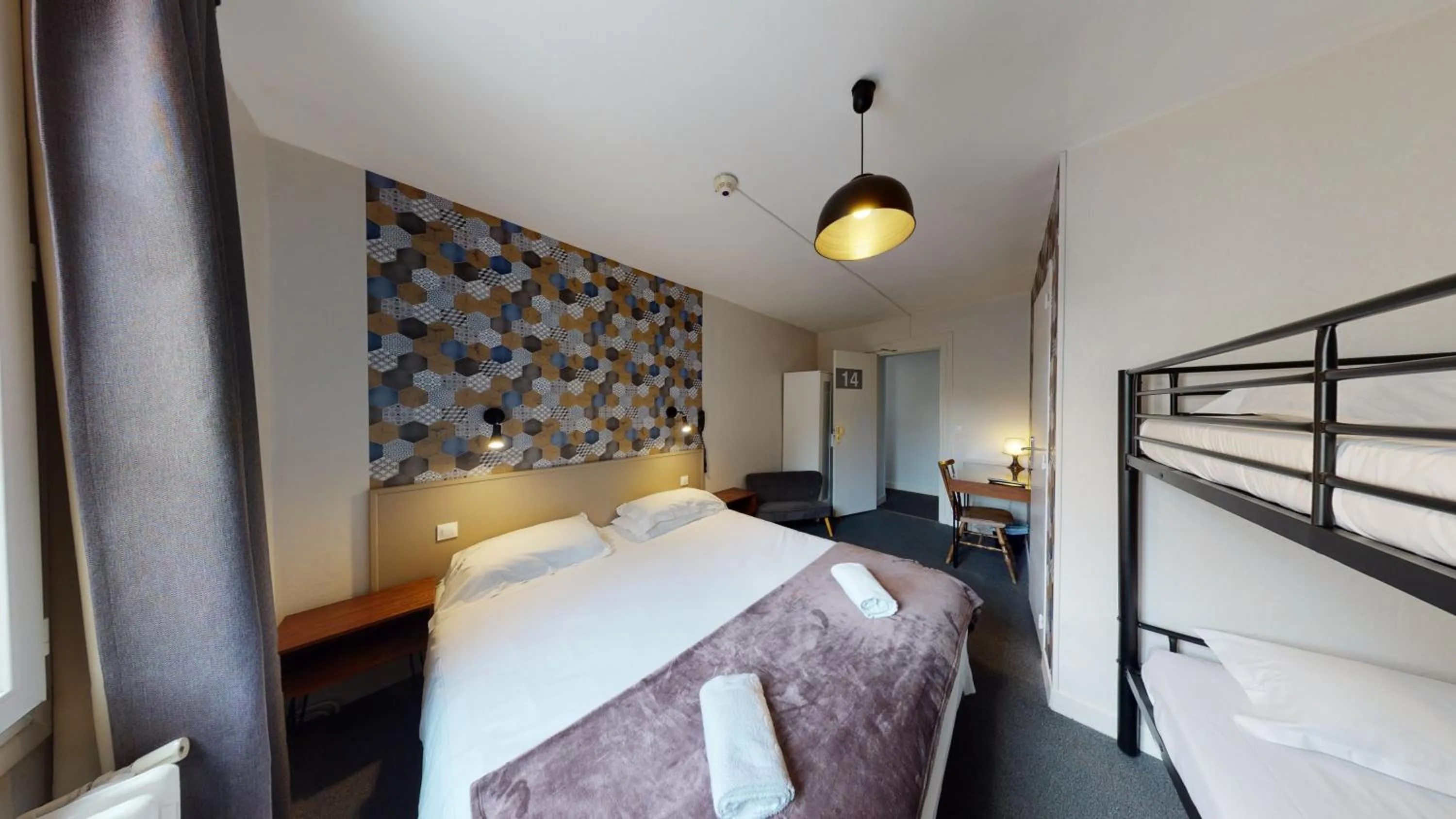 Bed in Hôtel L'Estran