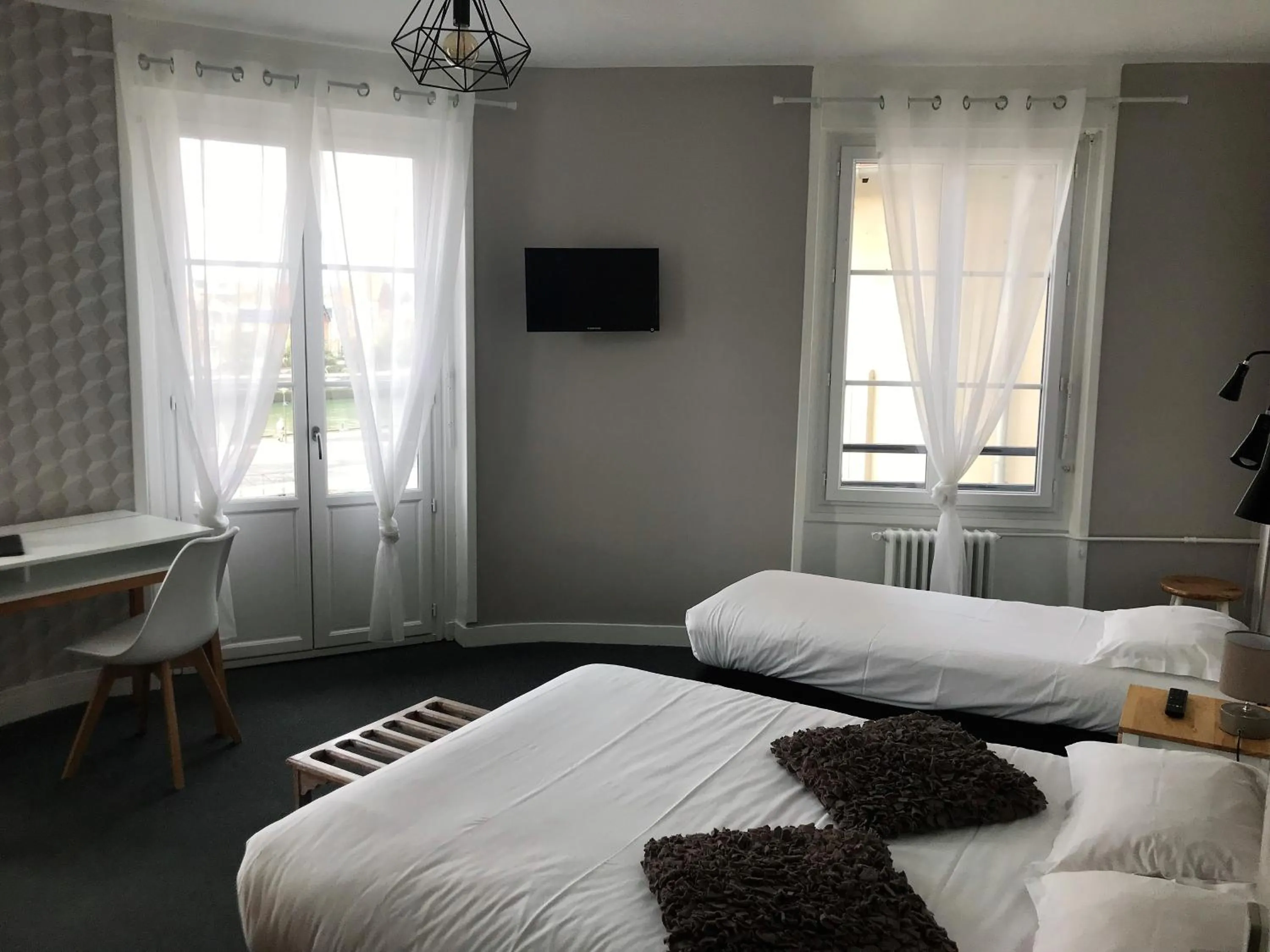 Bed in Hôtel L'Estran