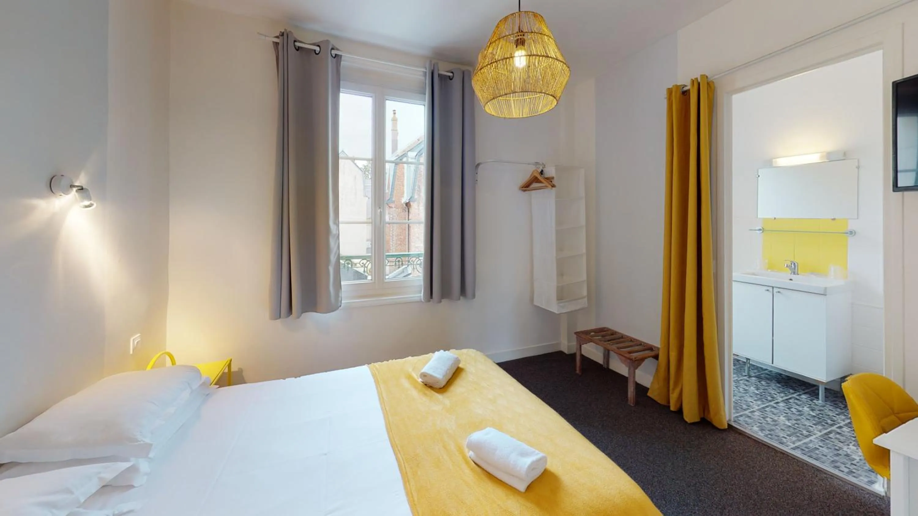 Bed in Hôtel L'Estran