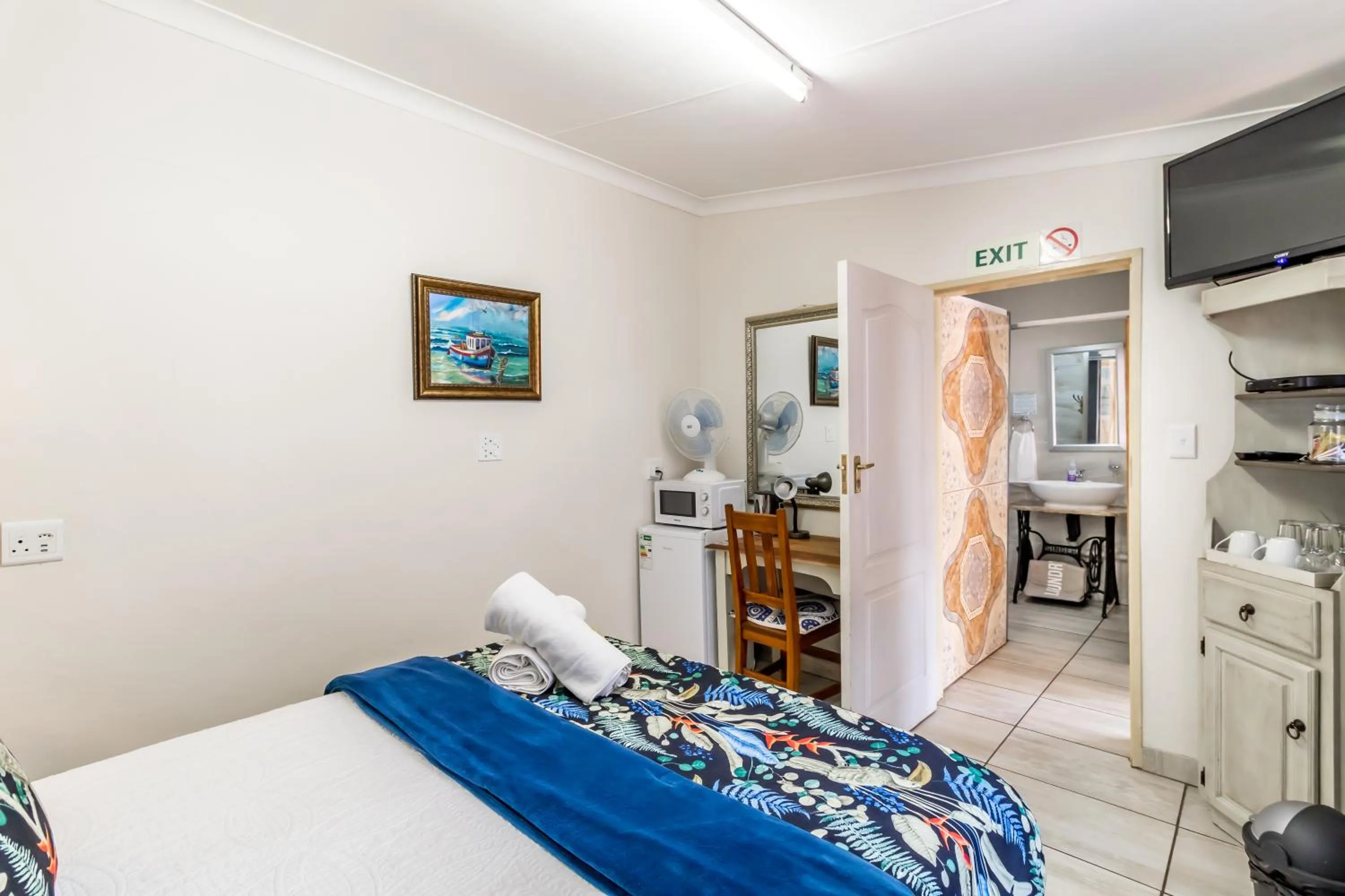 TV and multimedia, Bed in Berghaan Pretoria