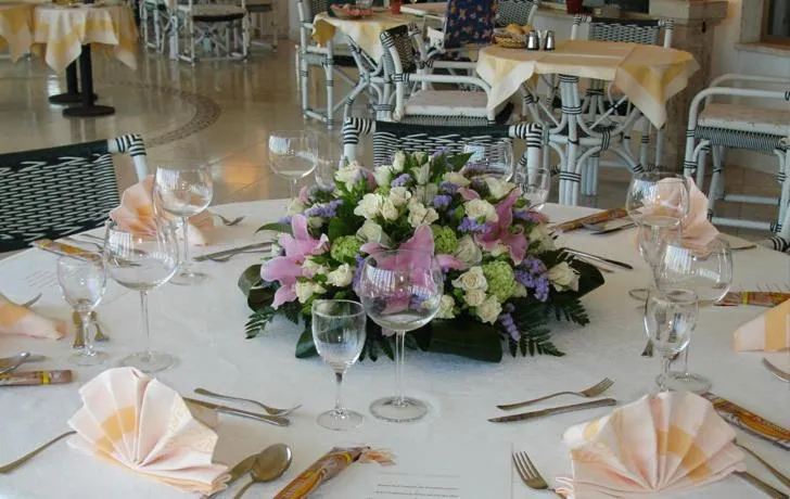 Restaurant/places to eat in Hotel Montecarlo