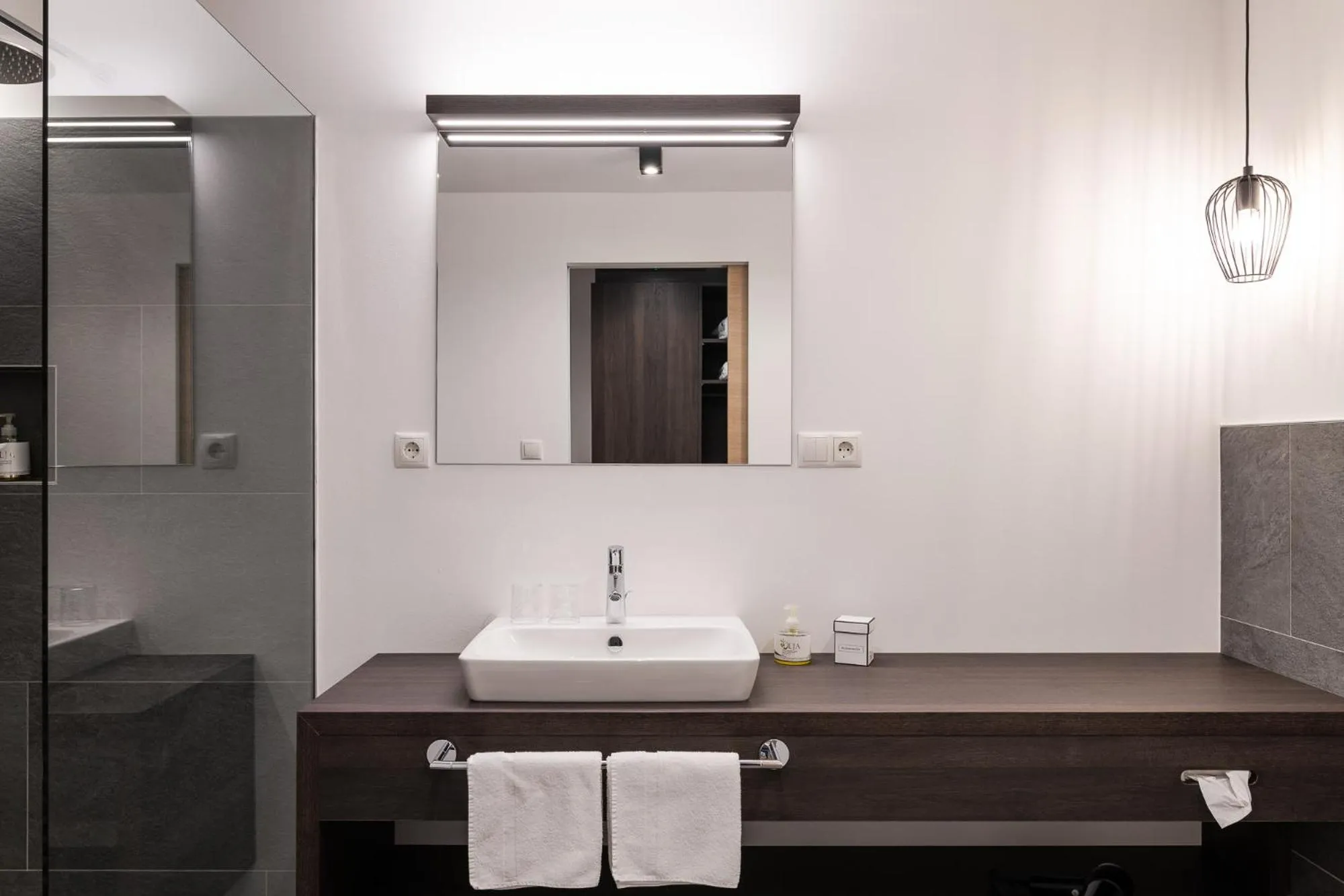 Bathroom in Oliven- & Genusshotel Hirzer