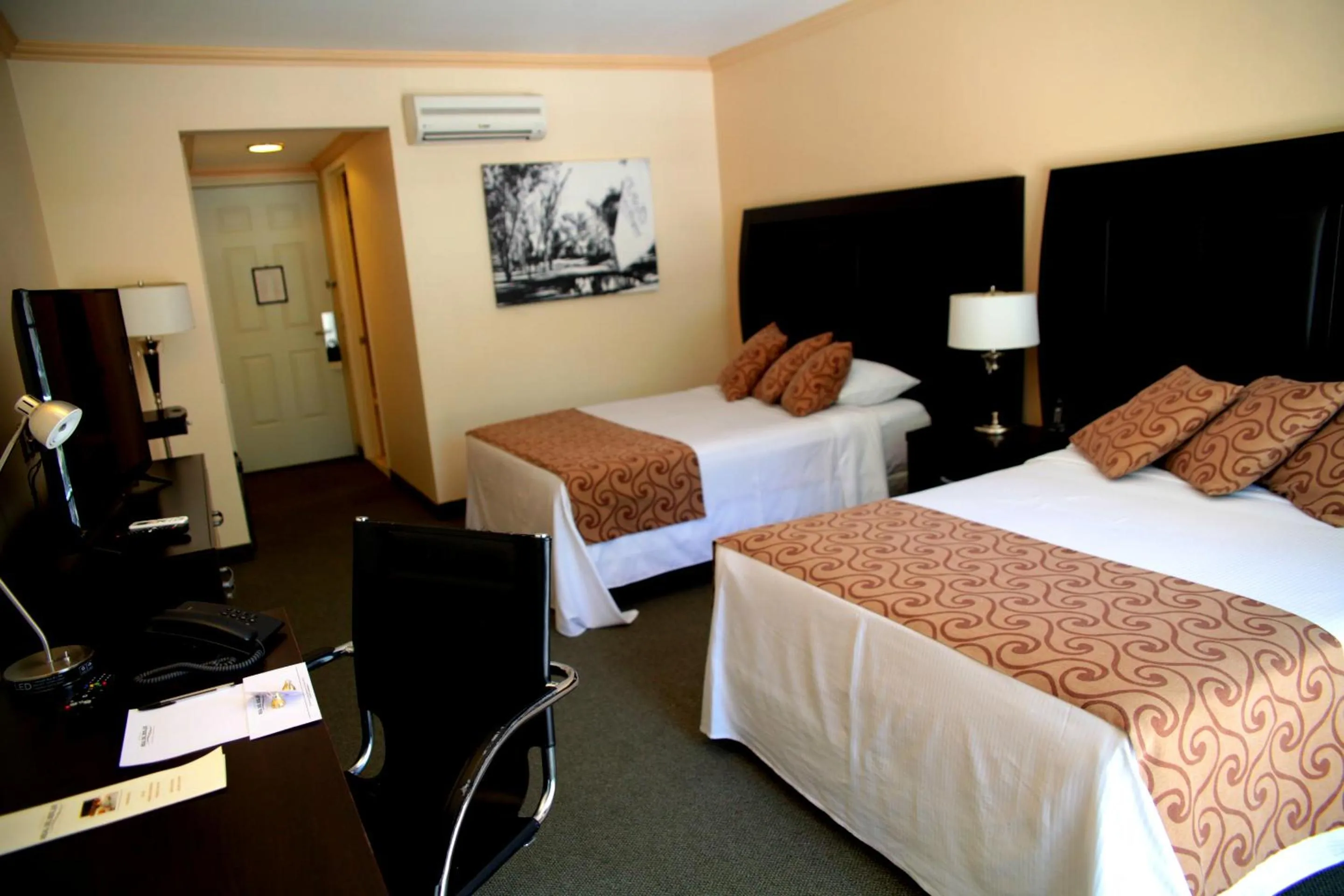 Bed in Hotel Real del Bosque Golf and Spa