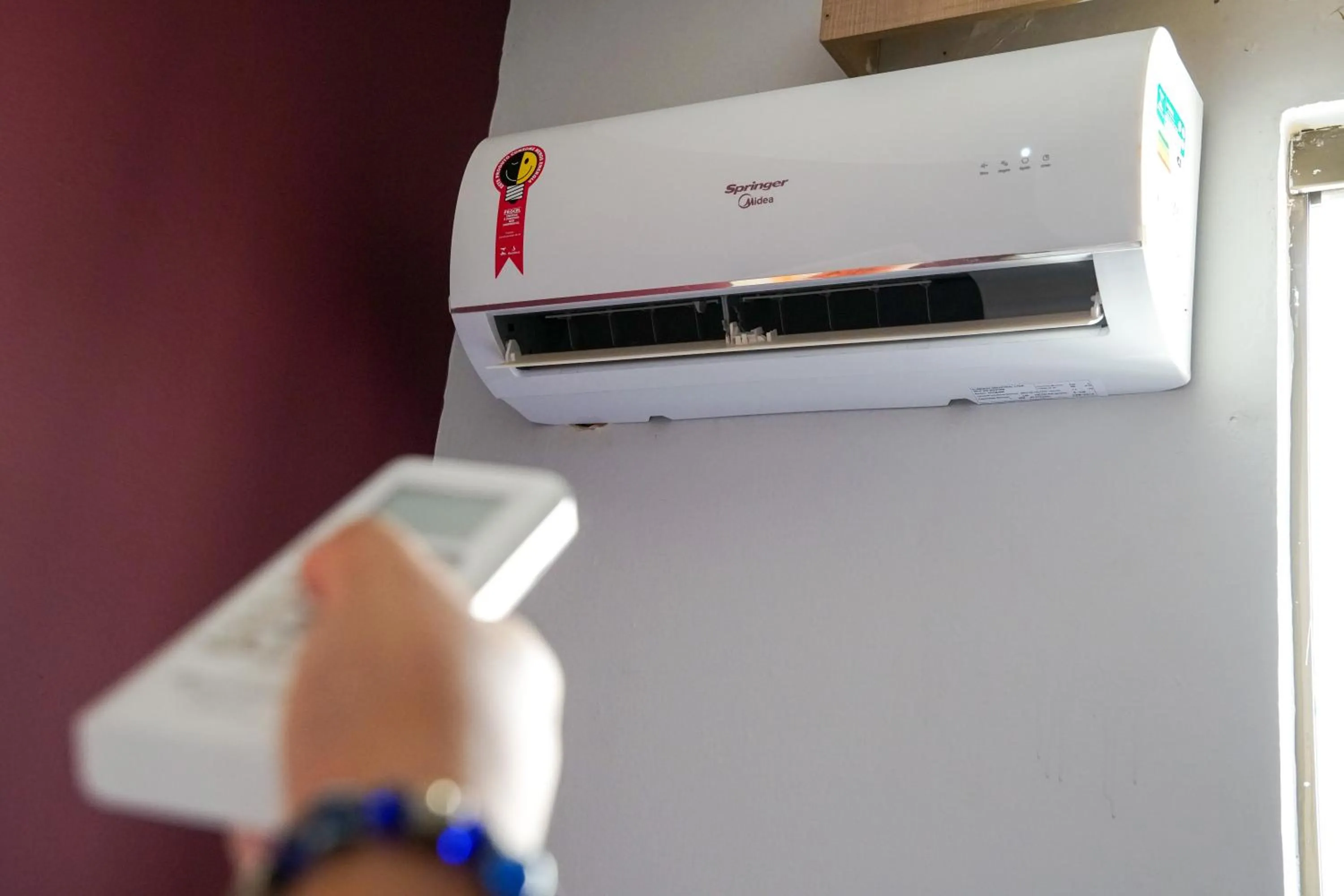 air conditioner in Hotel Euro Suite Poços de Caldas By Nacional Inn