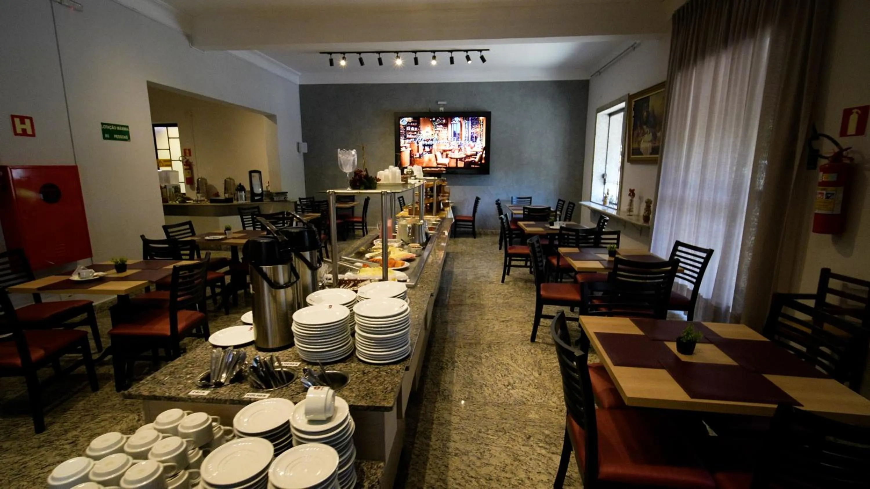 Restaurant/places to eat in Hotel Euro Suite Poços de Caldas By Nacional Inn