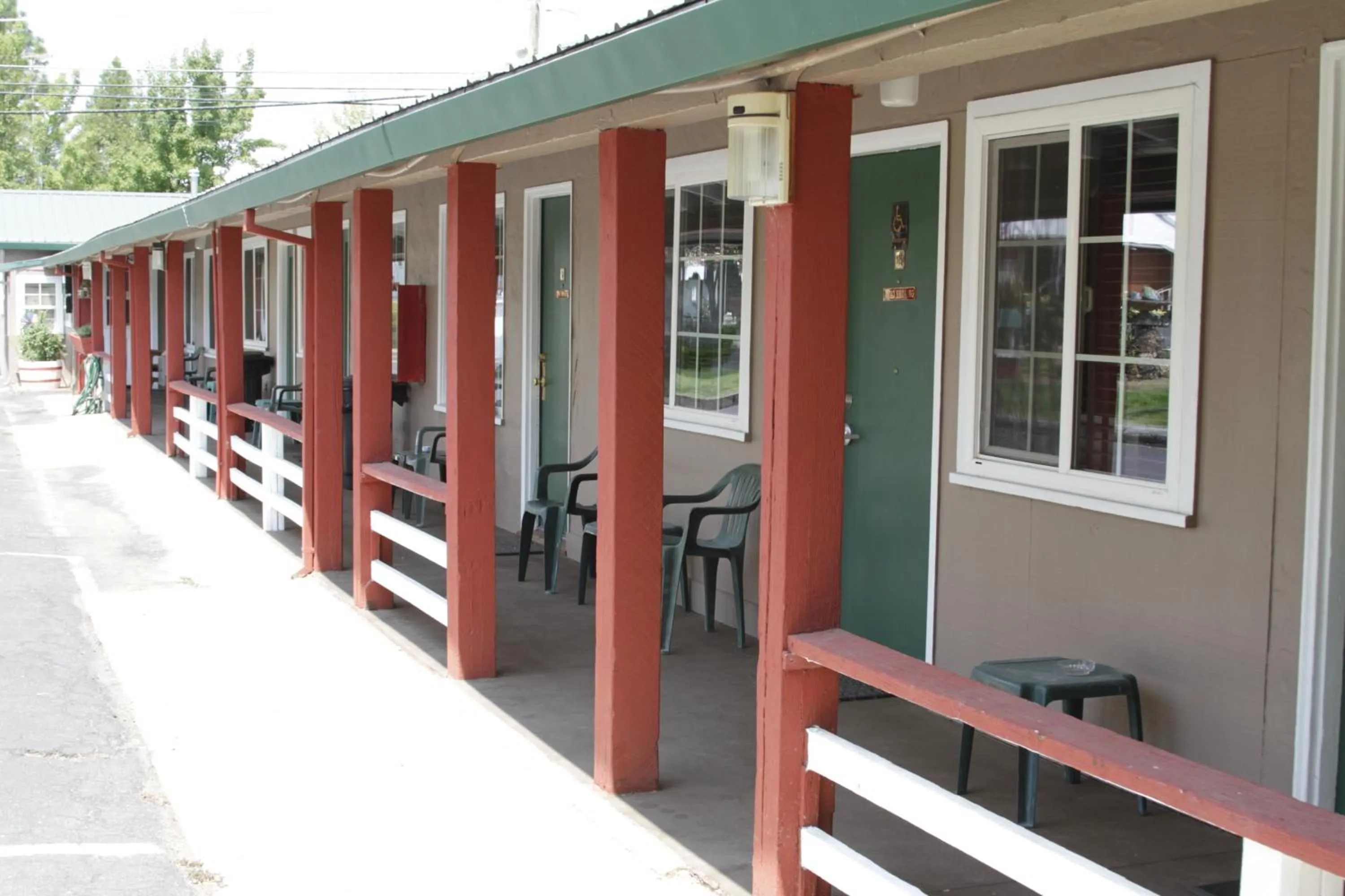 Property building in Jumping Frog Motel