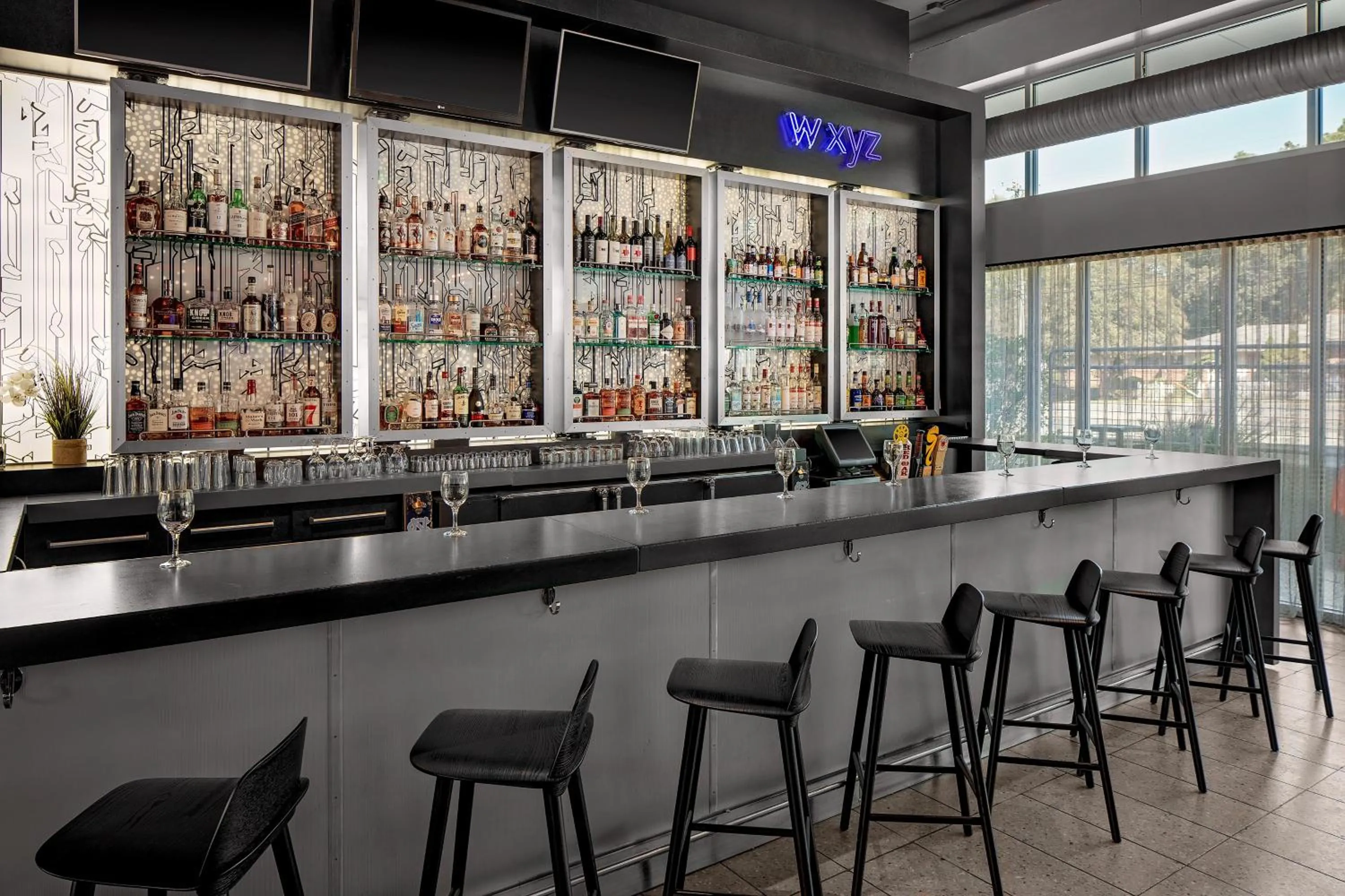 Lounge or bar in Aloft Chapel Hill