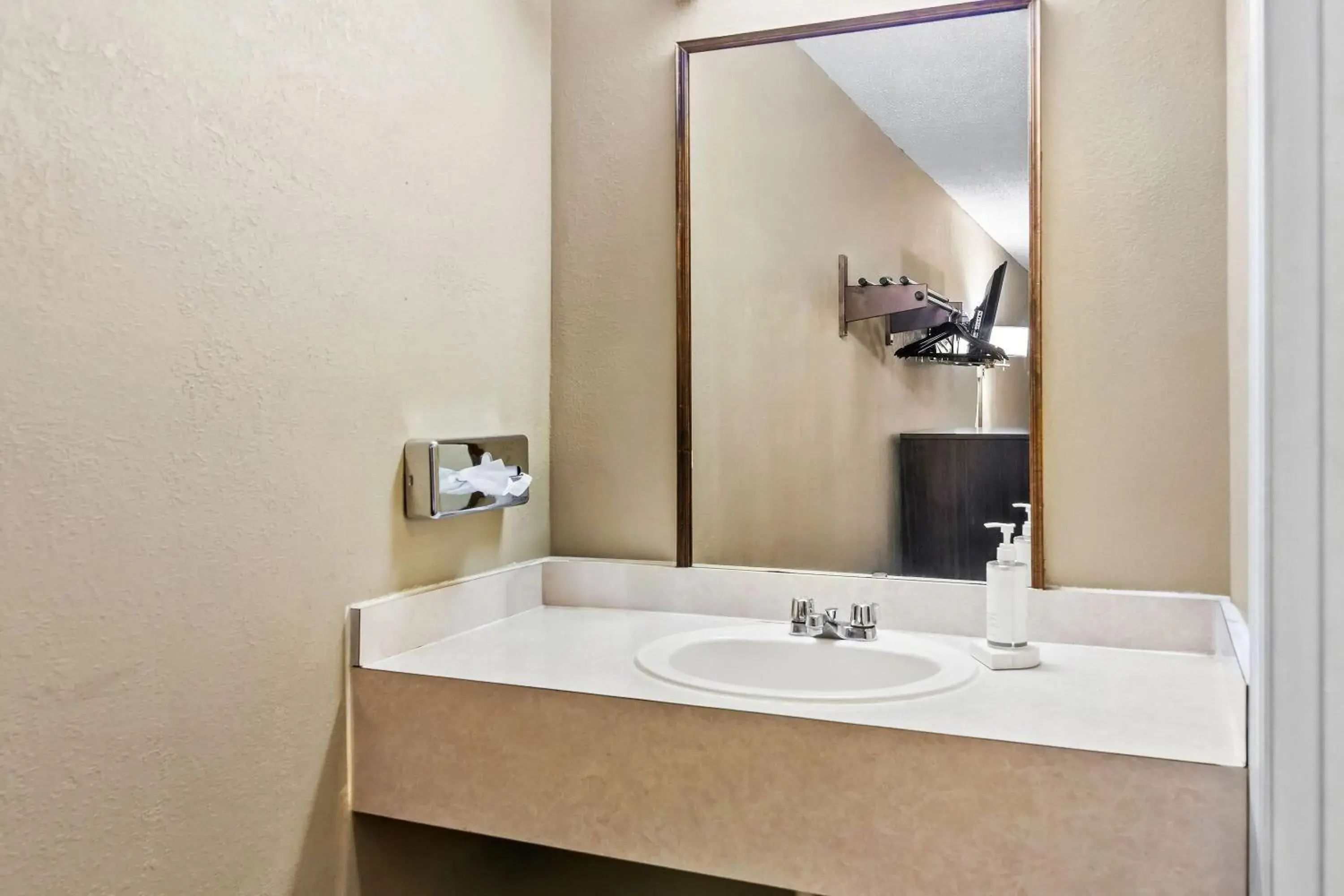 Double Room with Two Double Beds - Non-Smoking in Super 8 by Wyndham Columbia/Ft. Jackson SC Double Room with Two Double Beds - Non-Smoking in Super 8 by Wyndham Columbia/Ft. Jackson SC