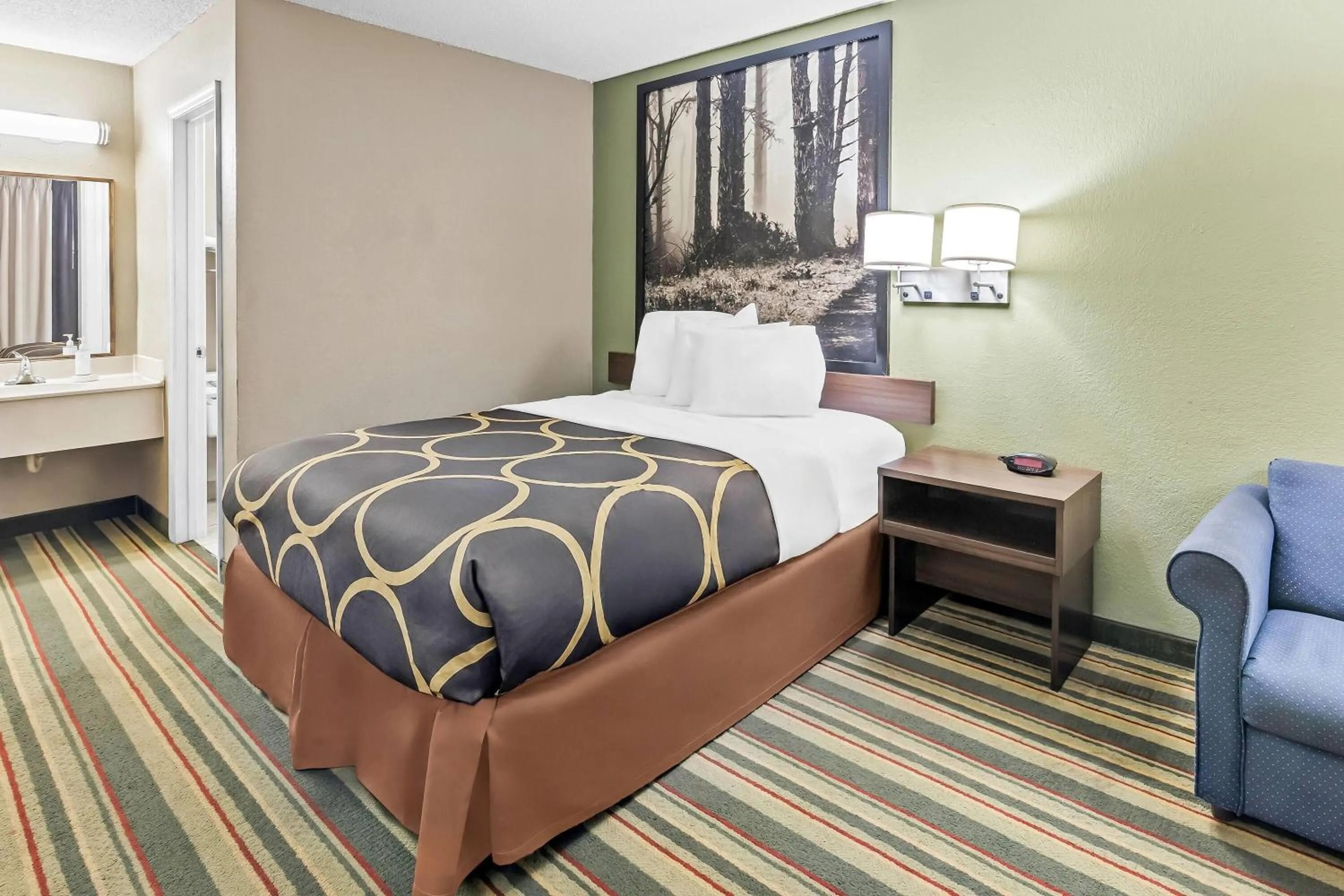 Bed in Super 8 by Wyndham Columbia/Ft. Jackson SC