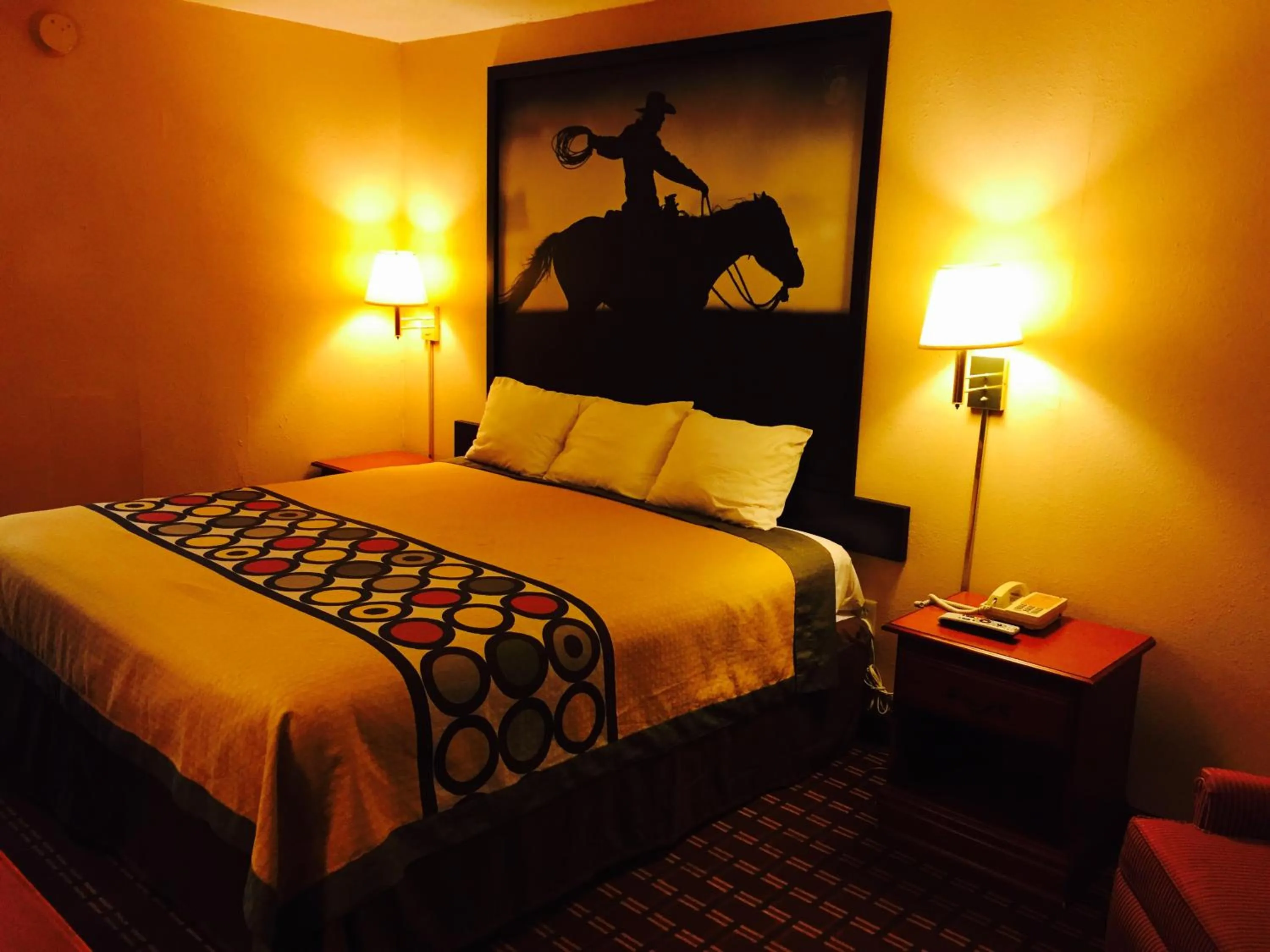 Bed, Room Photo in Super 8 by Wyndham Longview/I-20