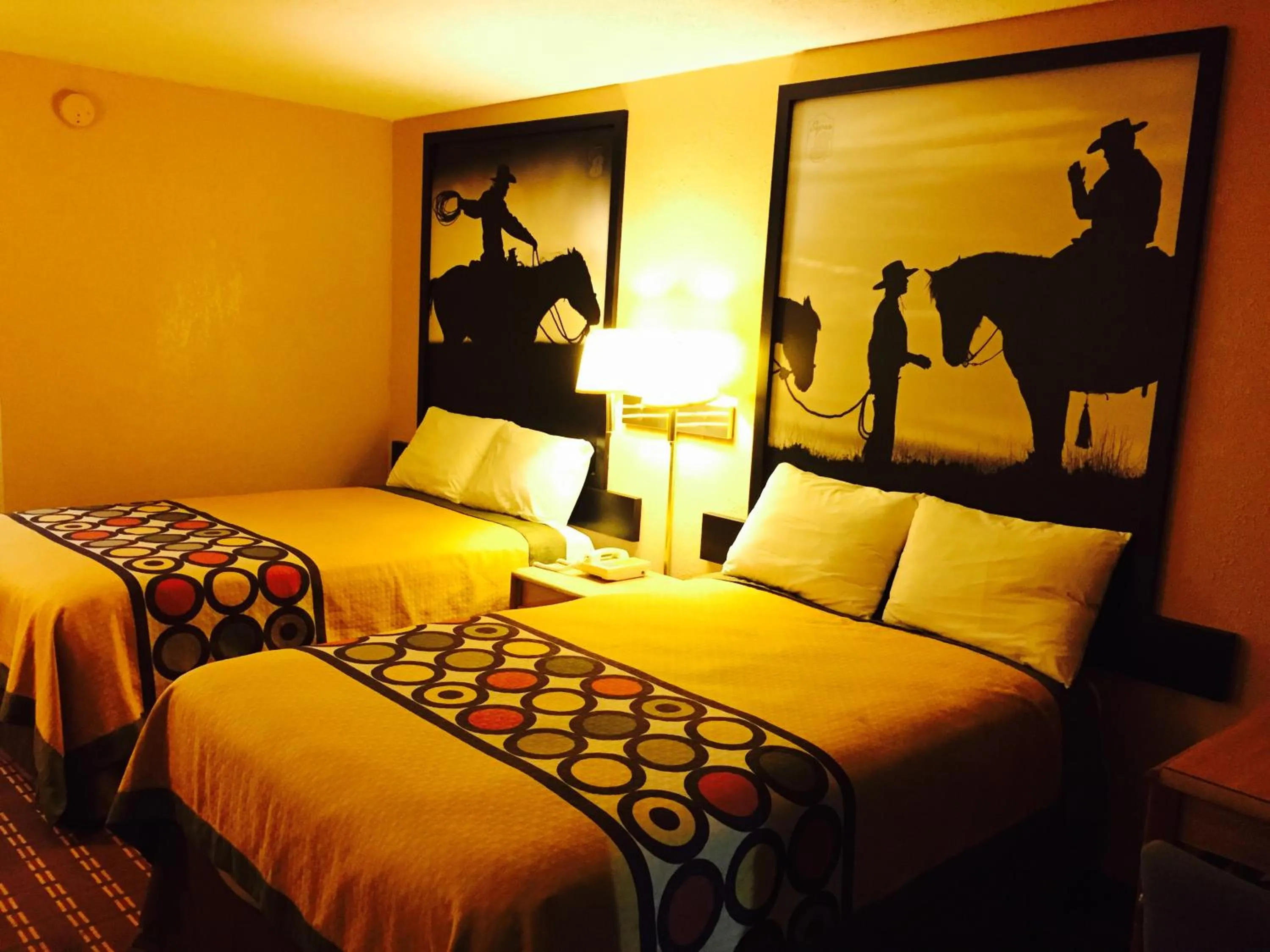 Bed, Room Photo in Super 8 by Wyndham Longview/I-20
