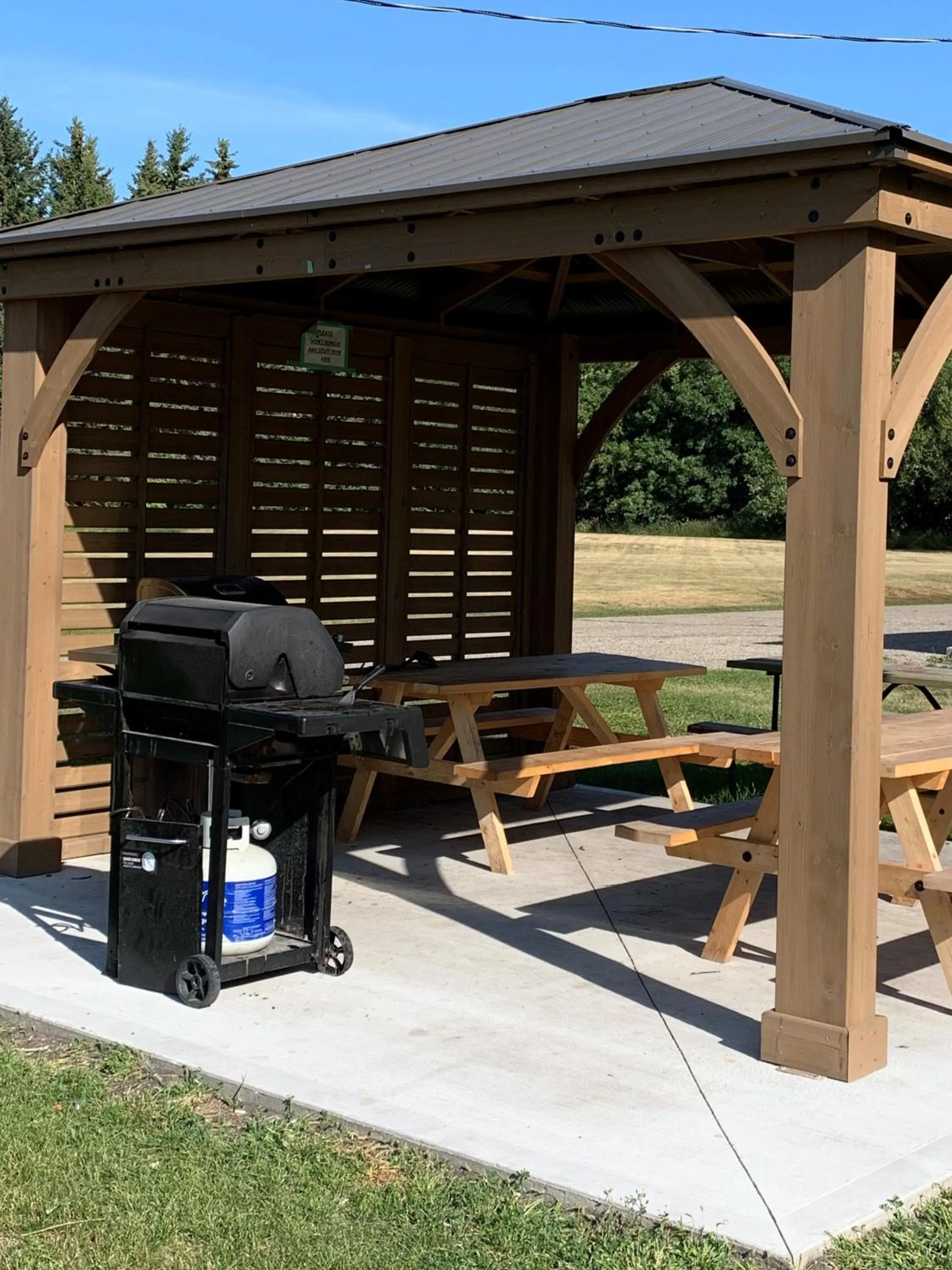 BBQ facilities in Westway Inn Motel