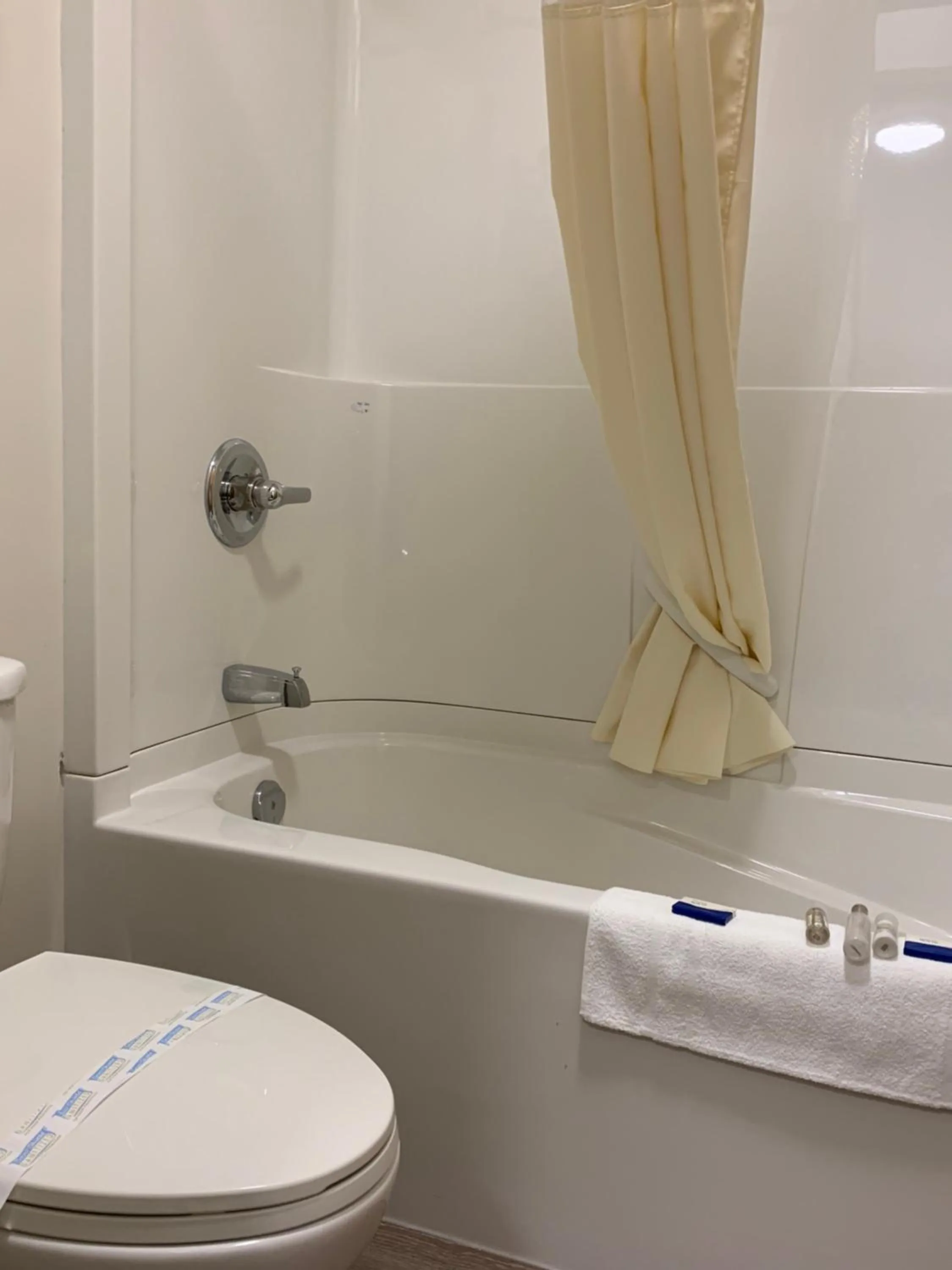 Bathroom in Westway Inn Motel