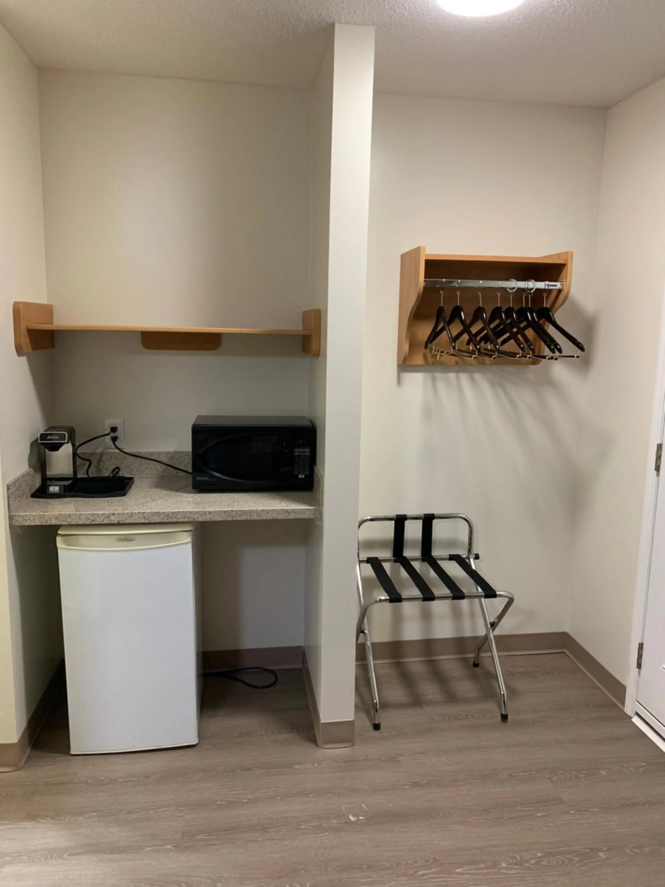 Coffee/tea facilities in Westway Inn Motel