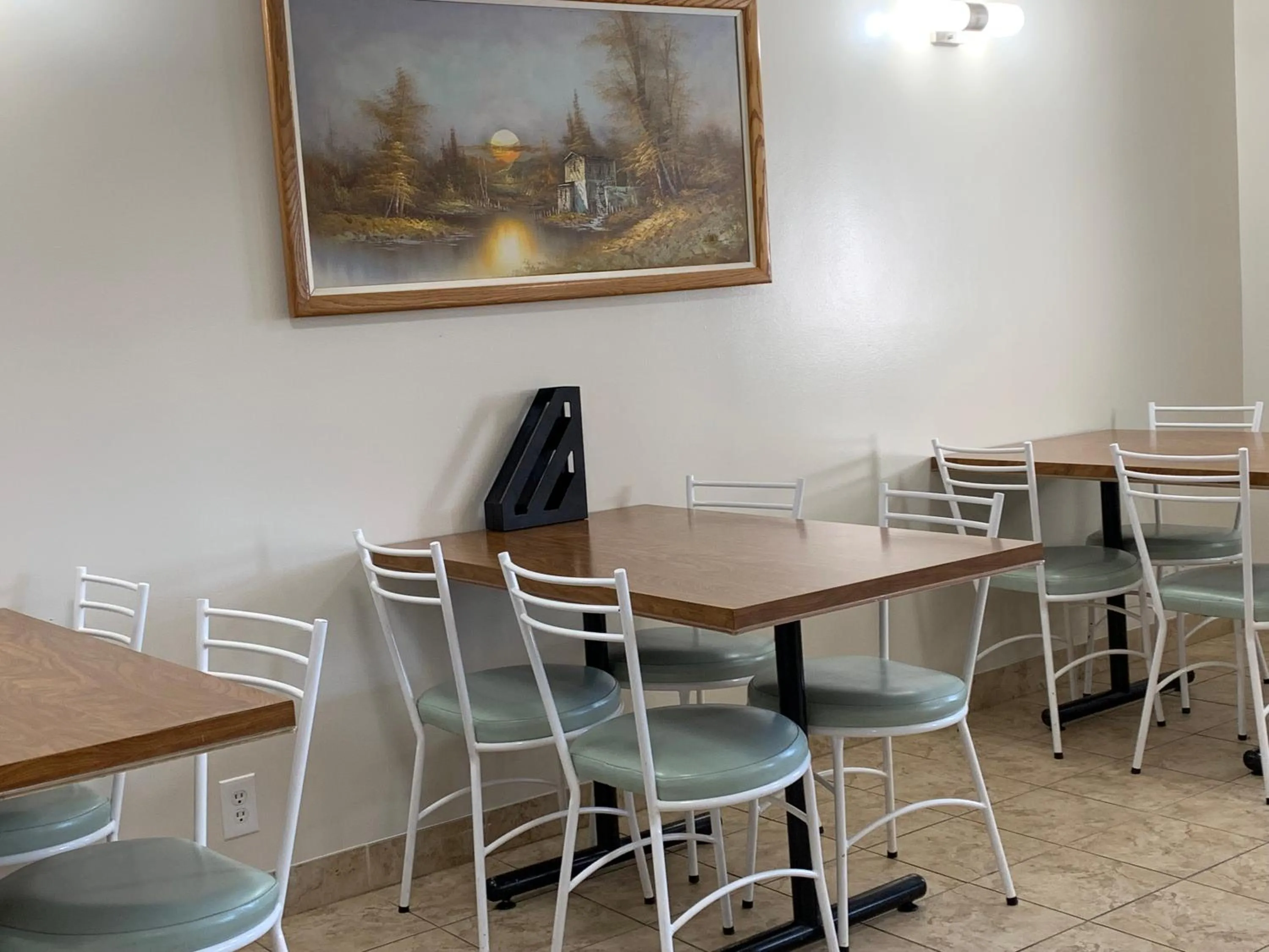 Coffee/tea facilities in Westway Inn Motel