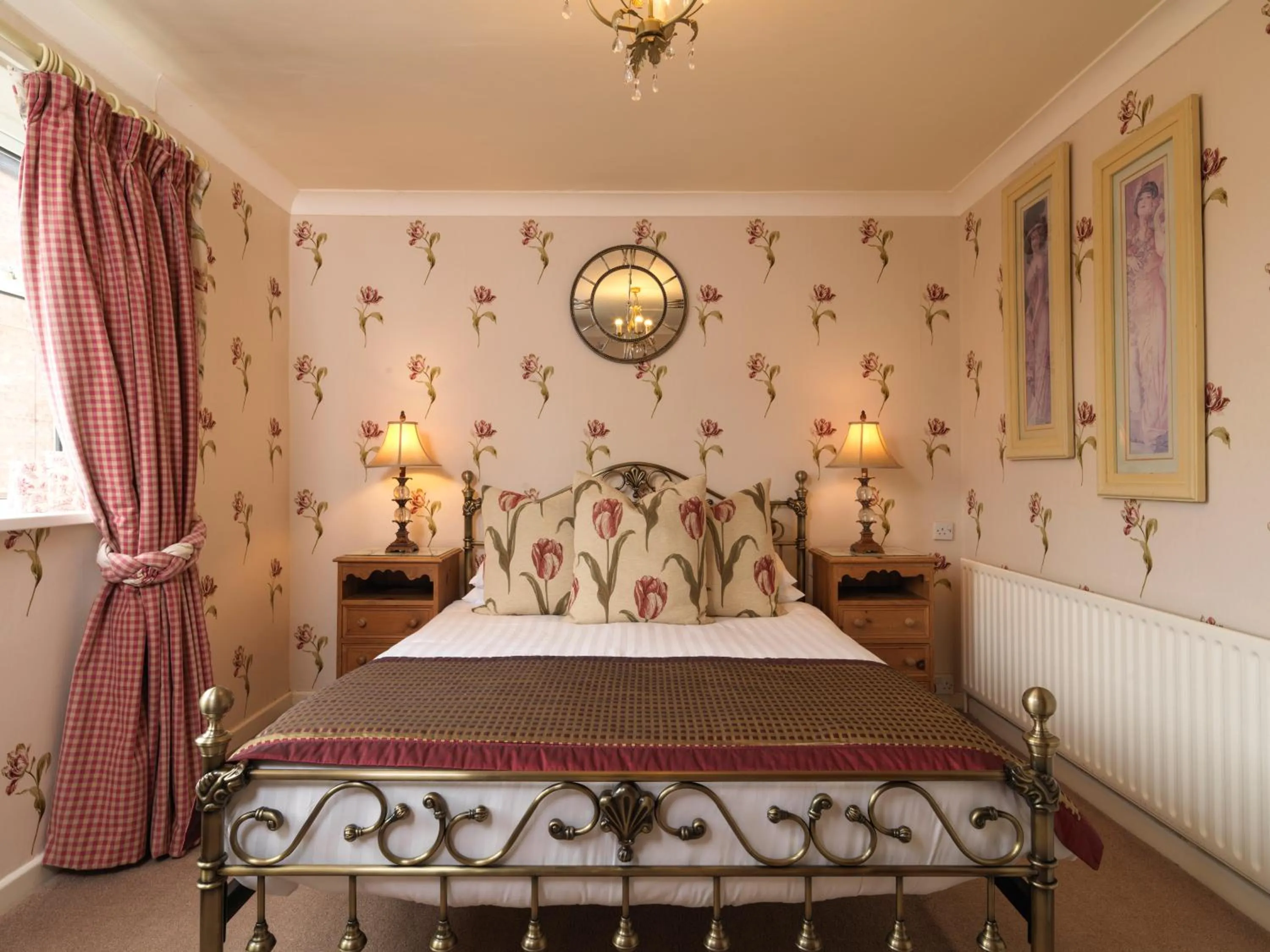 Swimming pool, Bed in Howarth House