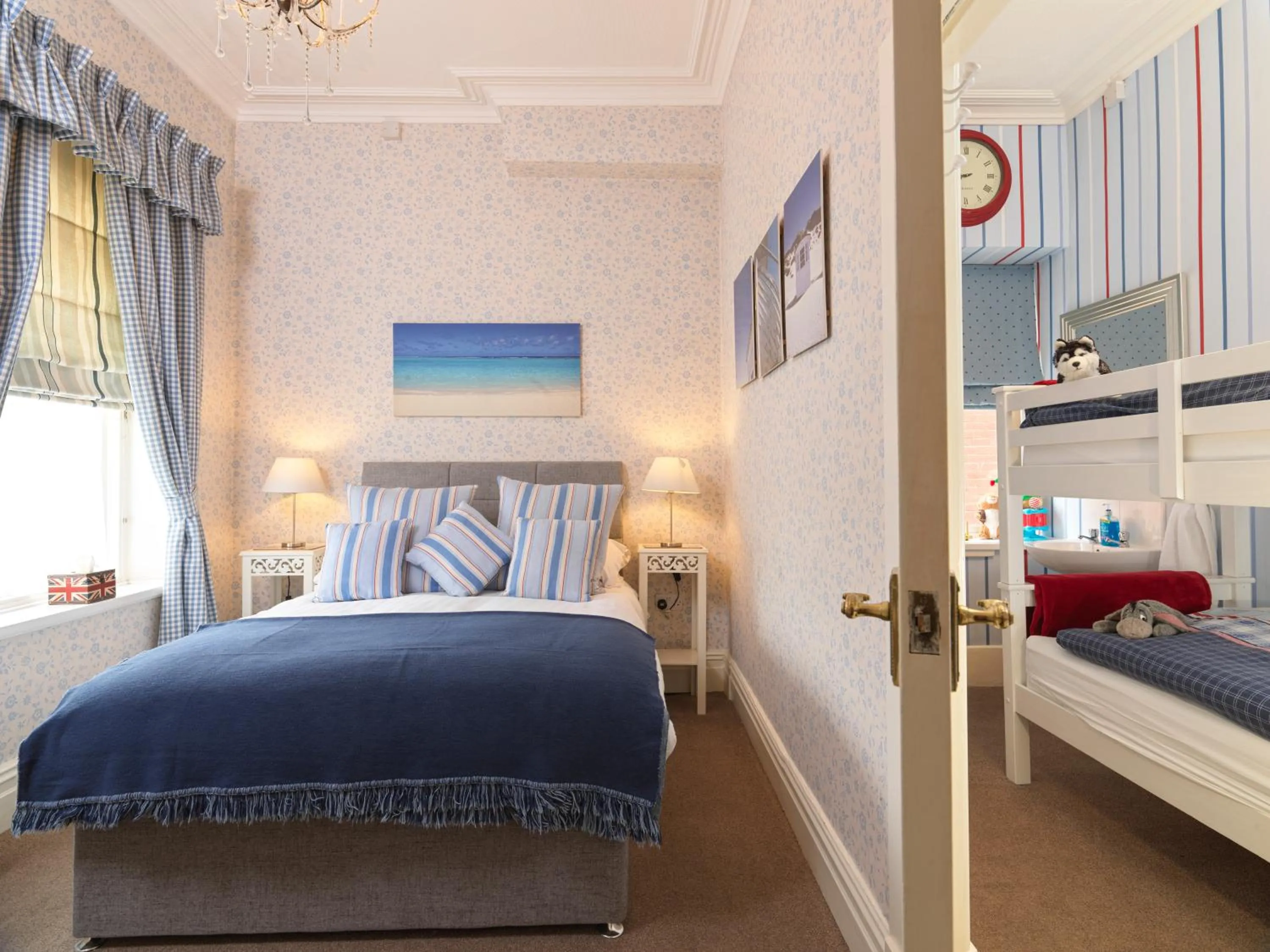 Breakfast, Bed in Howarth House