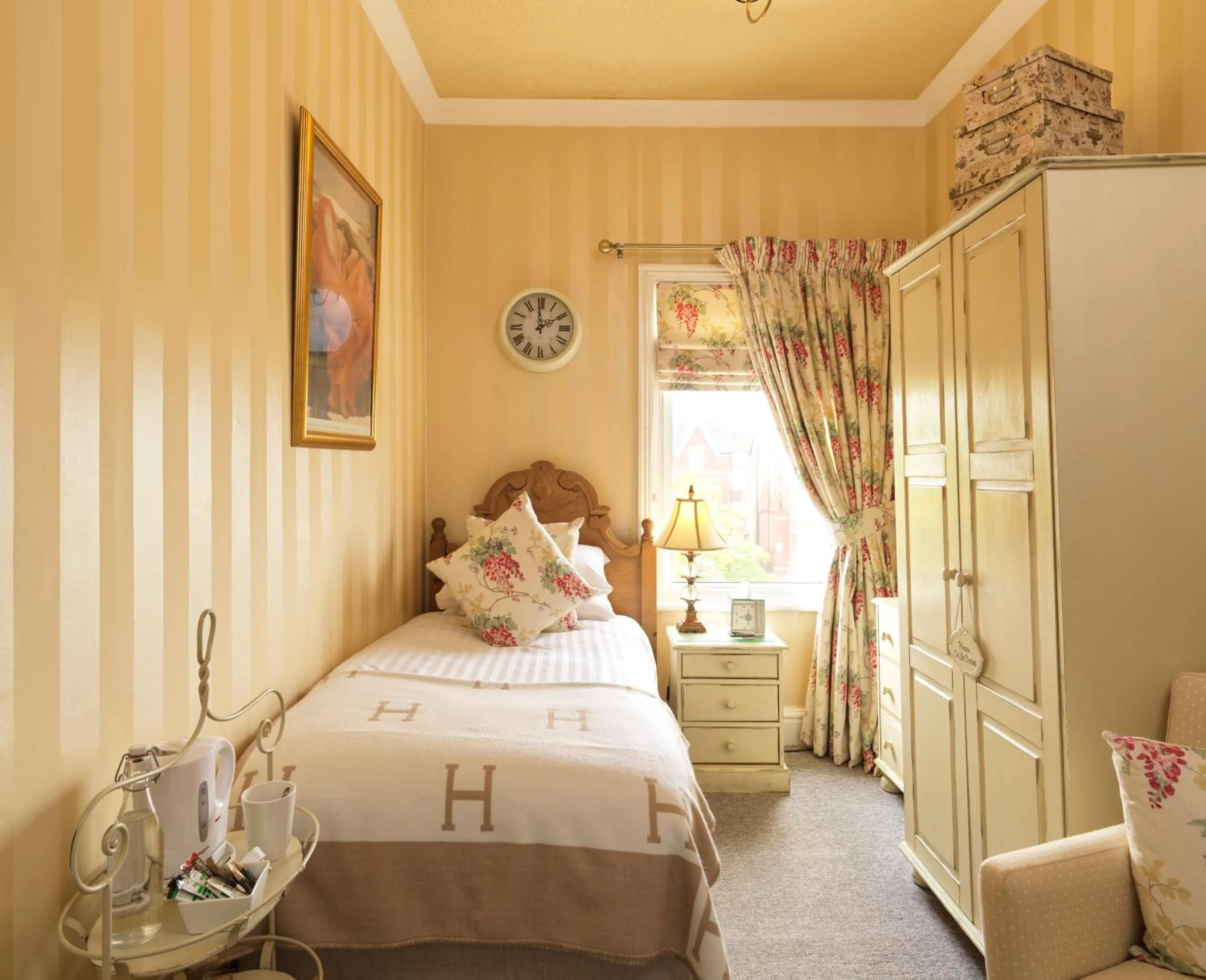 pet friendly, Bed in Howarth House
