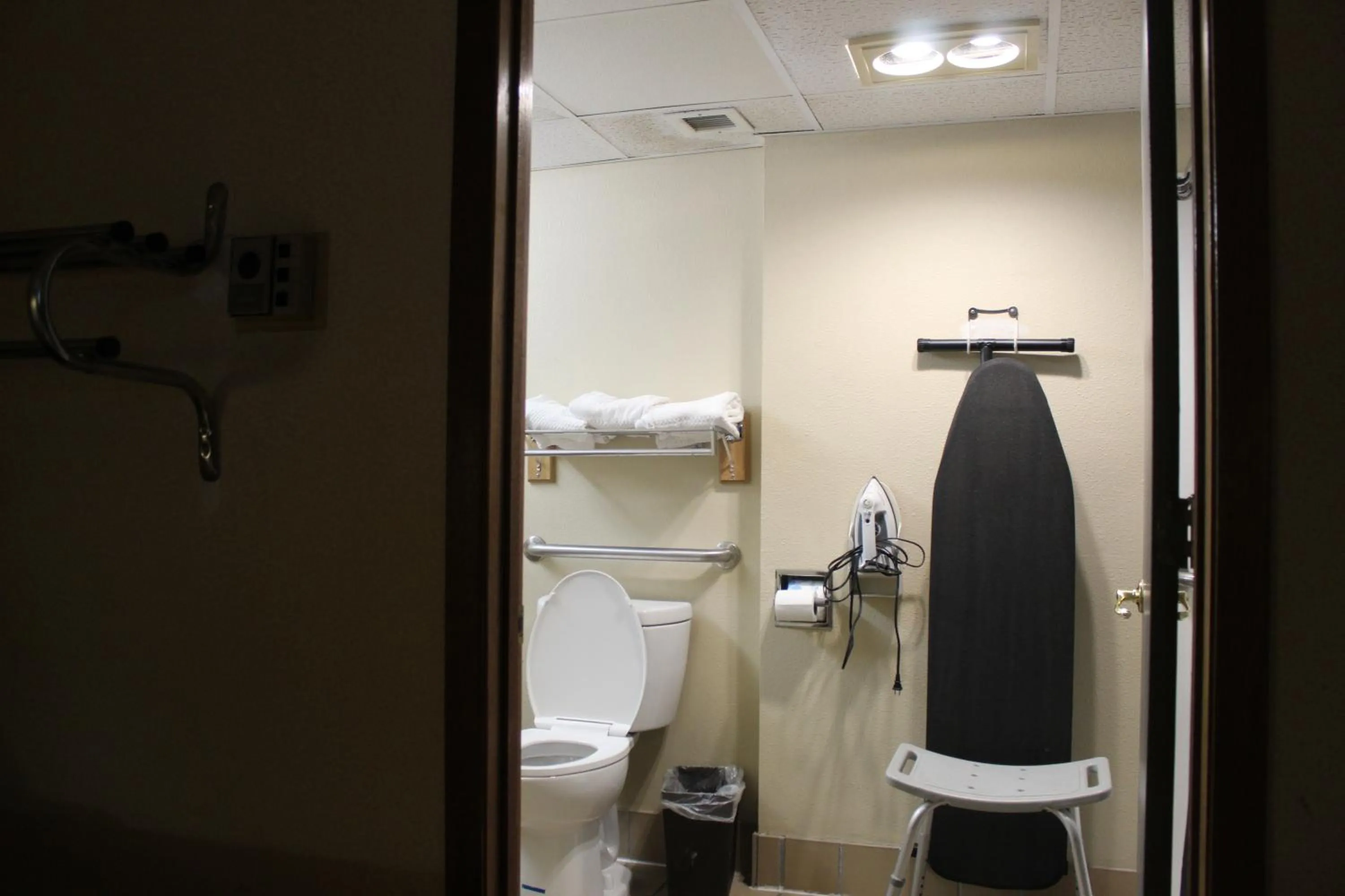 Shower in Quality Inn & Suites Moline - Quad Cities