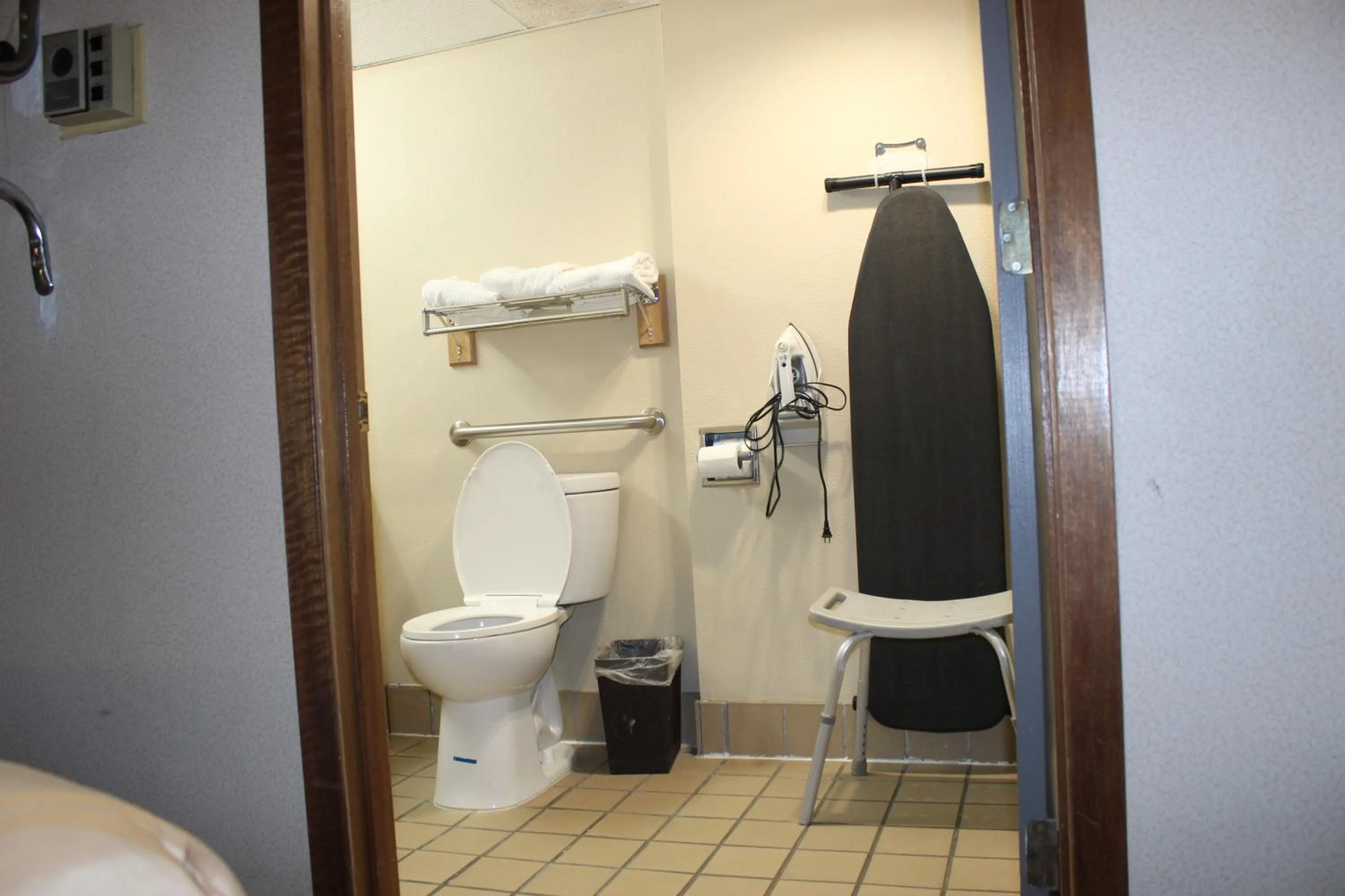 Shower in Quality Inn & Suites Moline - Quad Cities