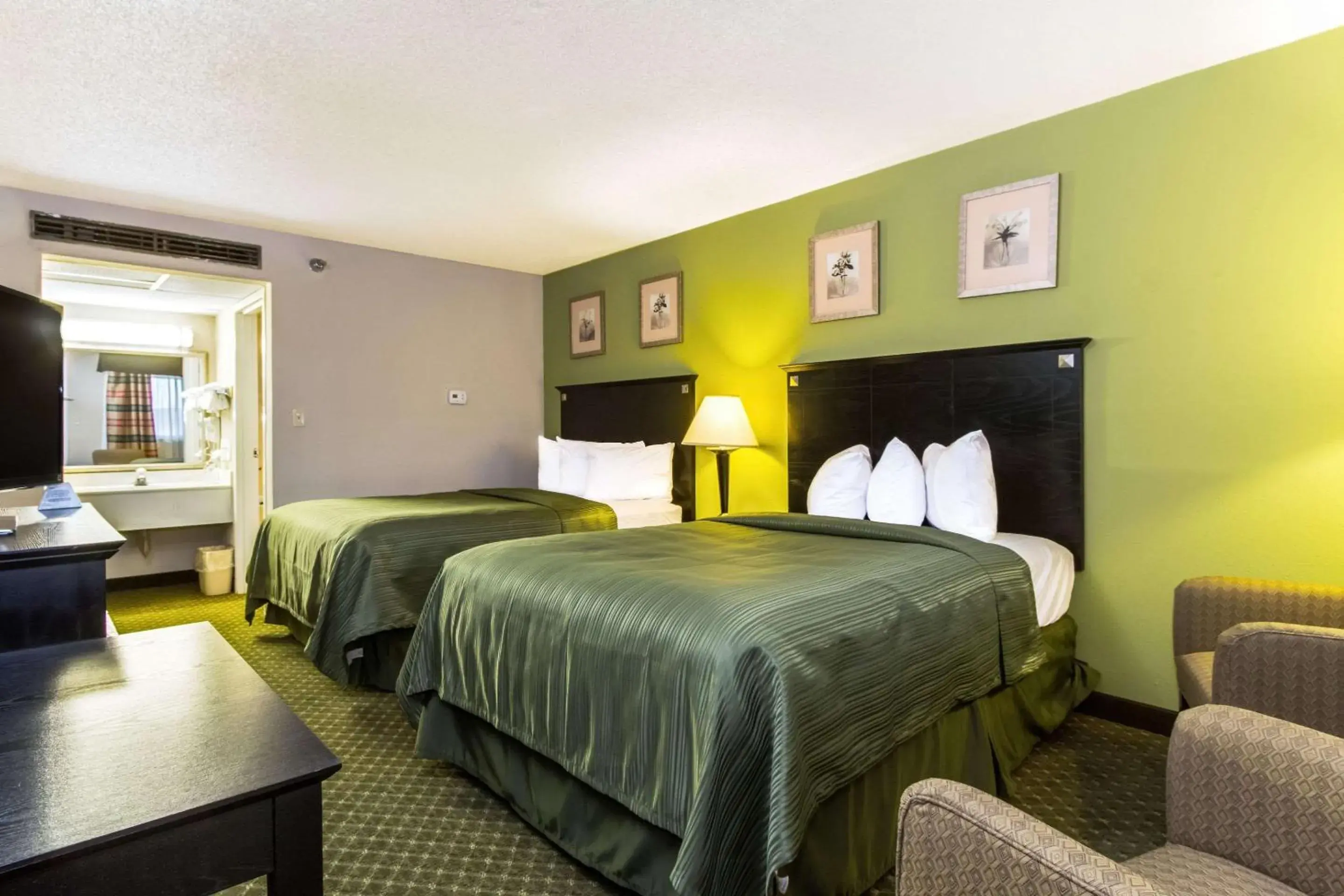 Suite with Two Double Beds- Non- Smoking in Quality Inn & Suites Moline - Quad Cities Suite with Two Double Beds- Non- Smoking in Quality Inn & Suites Moline - Quad Cities