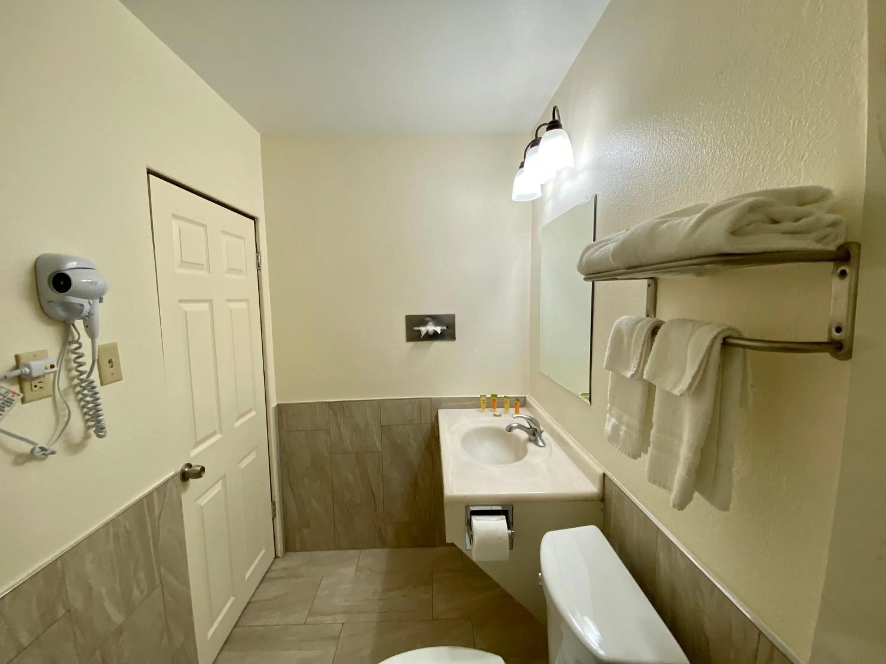 Bathroom in Roswell Inn