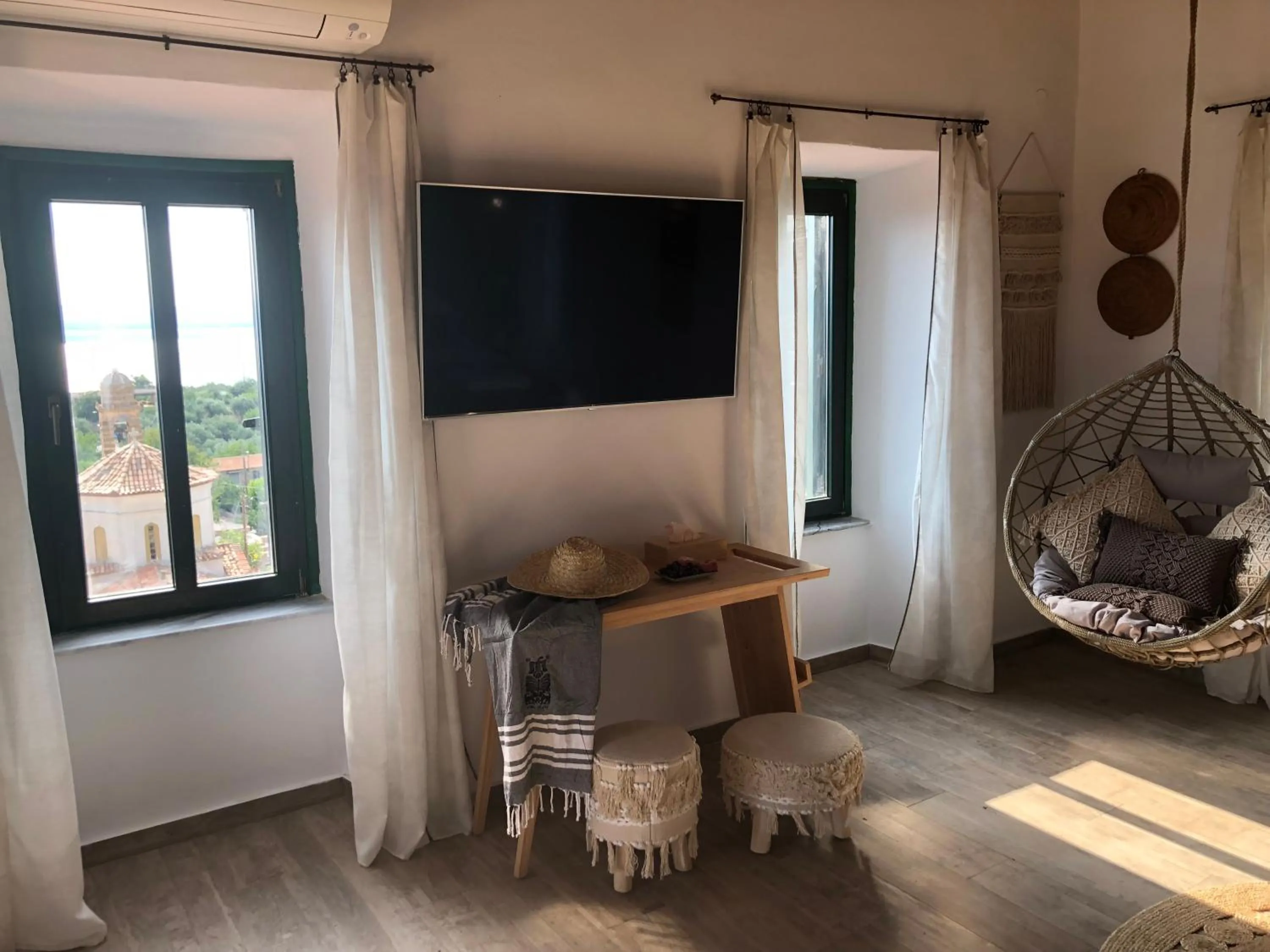 Bed in Villa Vager Mani Hotel