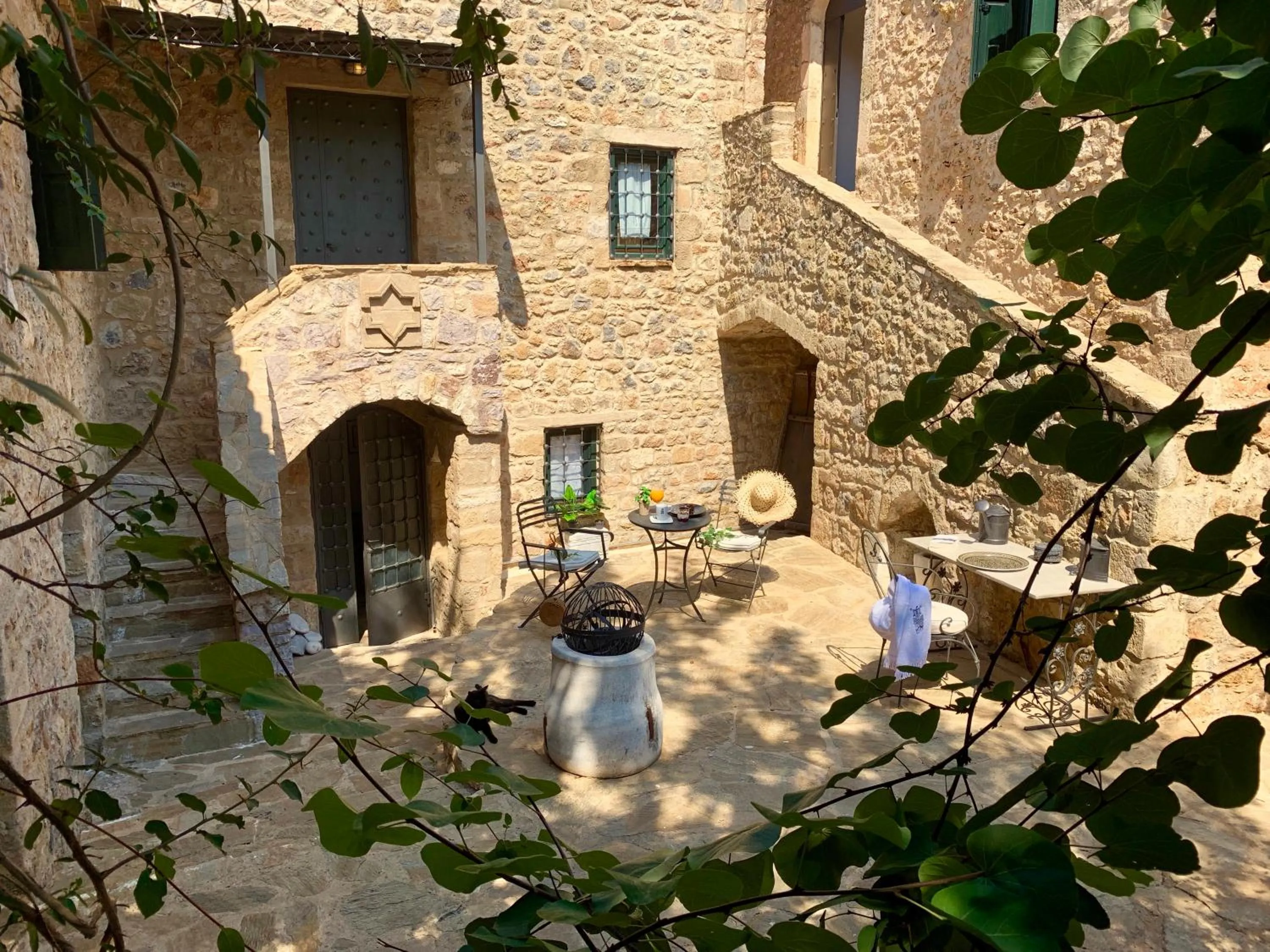 Balcony/Terrace in Villa Vager Mani Hotel