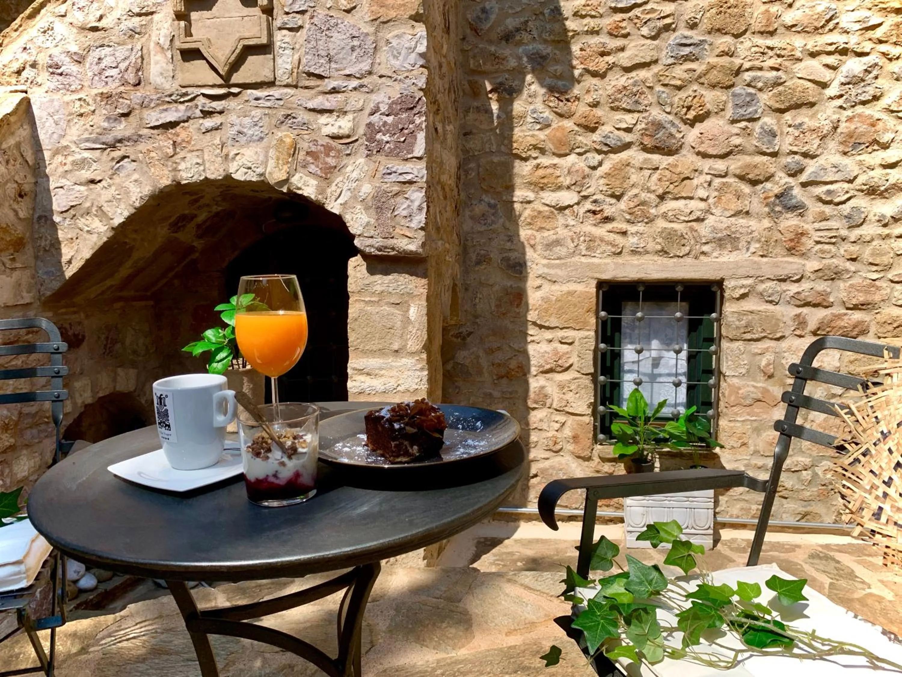 Patio in Villa Vager Mani Hotel