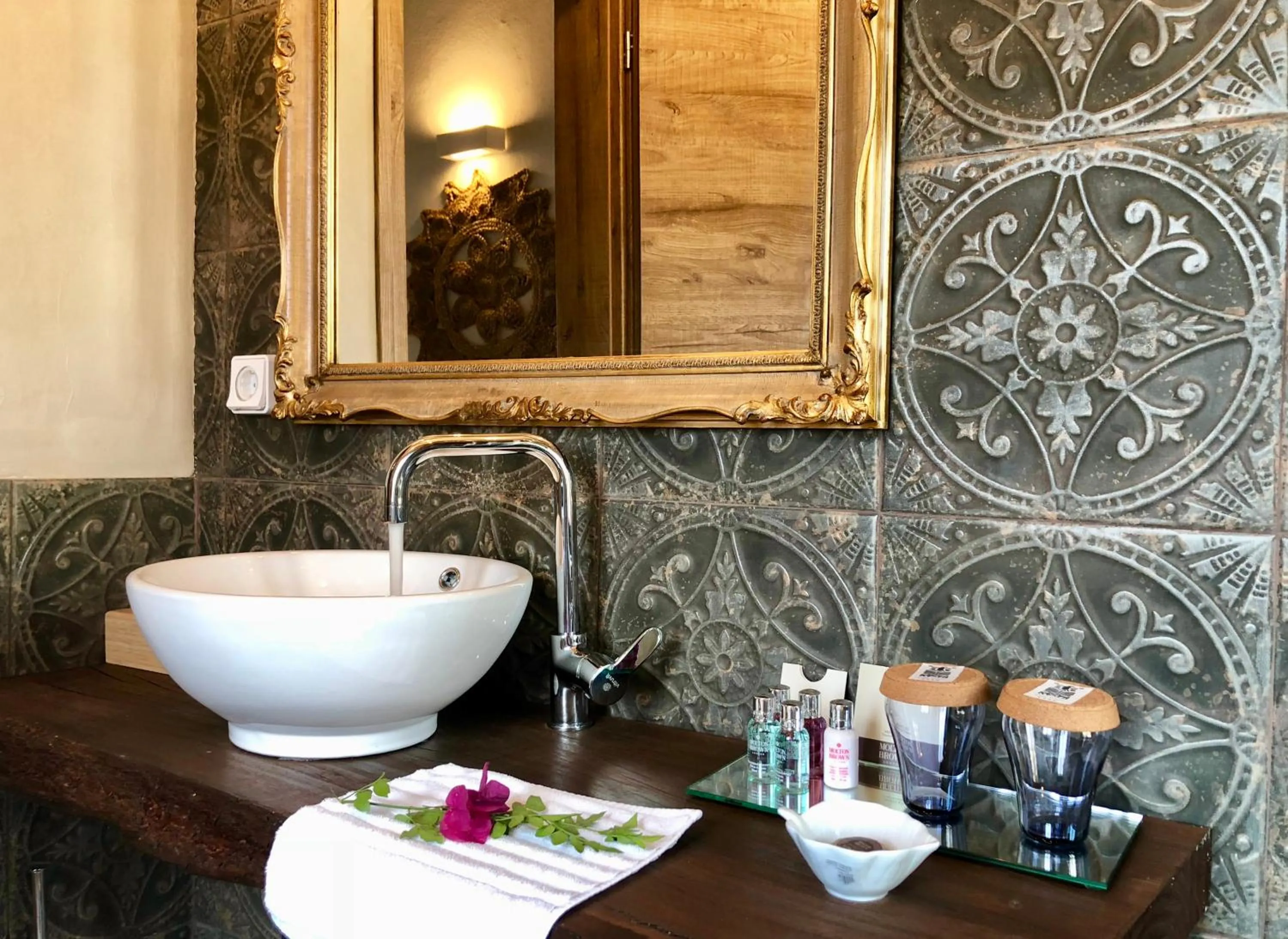 Bathroom in Villa Vager Mani Hotel