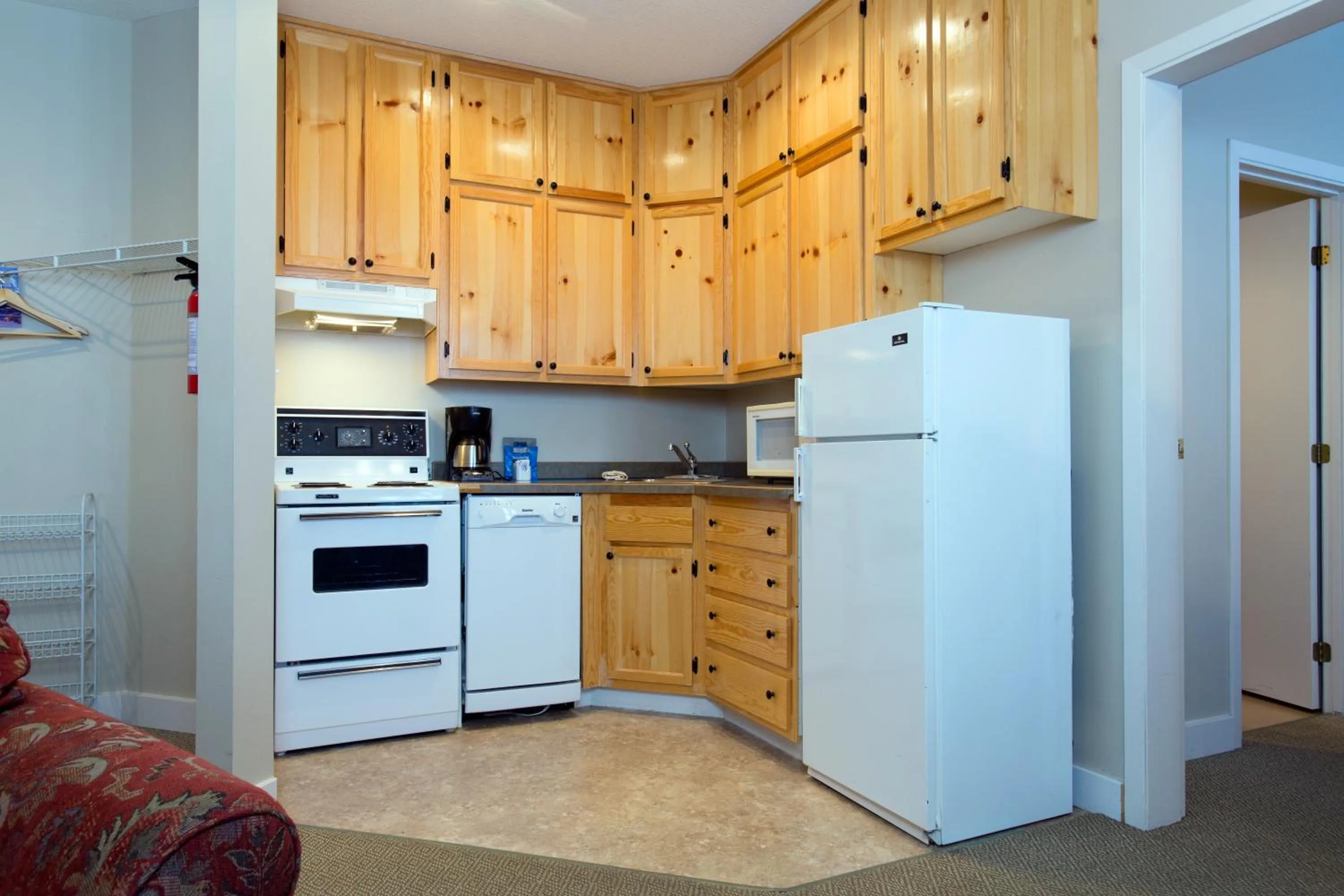 Kitchen or kitchenette in The Vance Creek Hotel & Conference Centre