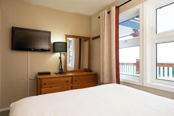 Bedroom in The Vance Creek Hotel & Conference Centre