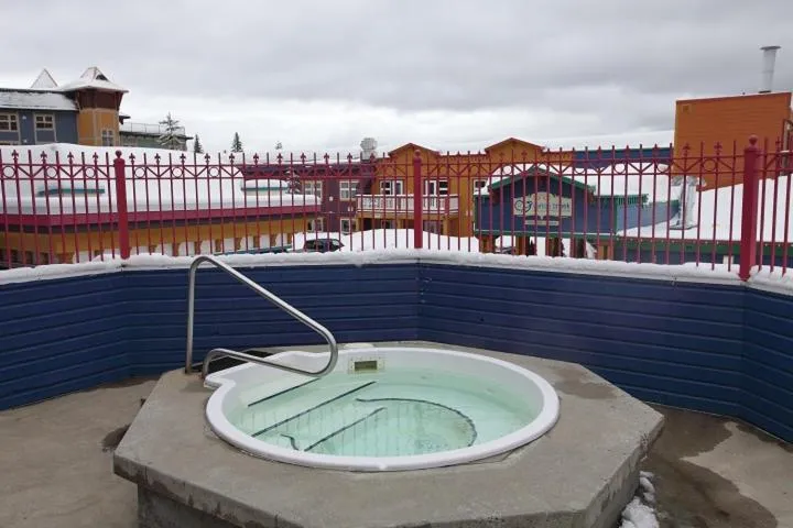 Hot Tub in The Vance Creek Hotel & Conference Centre