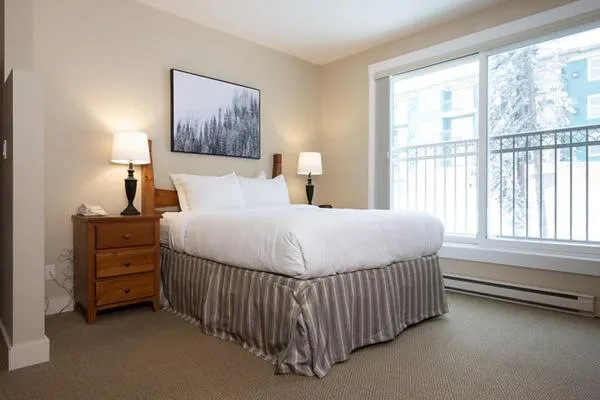 Bedroom in The Vance Creek Hotel & Conference Centre